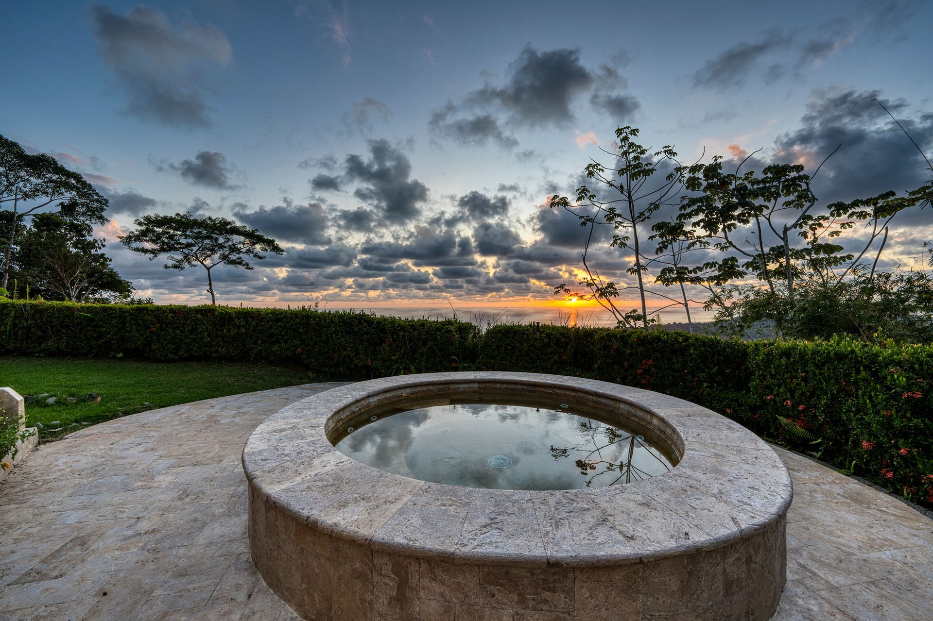 Casa Bambú – LUXURY 5 BEDROOM ESTATE WITH EXCEPTIONAL OCEAN VIEWS