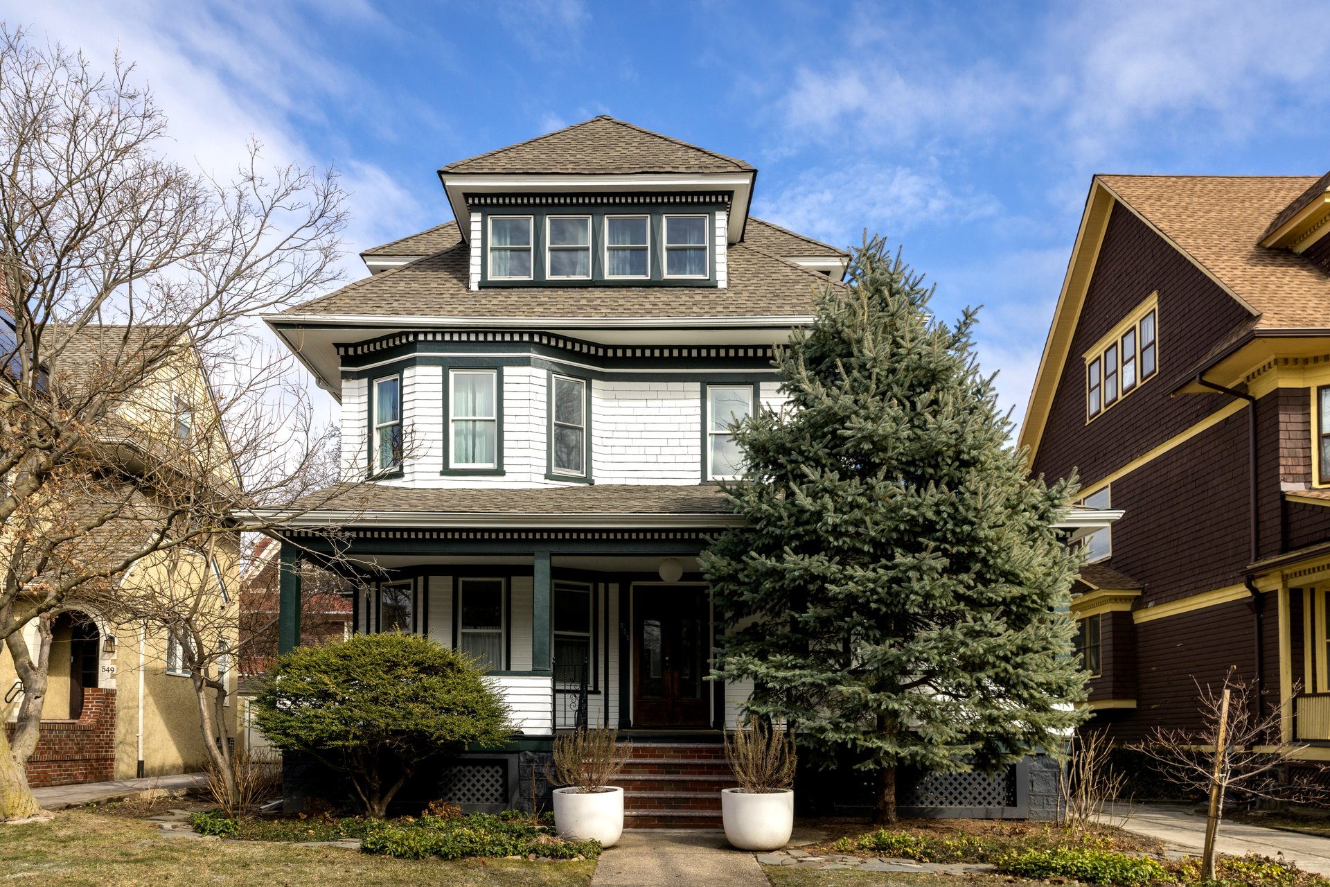 555 E 17th Street
