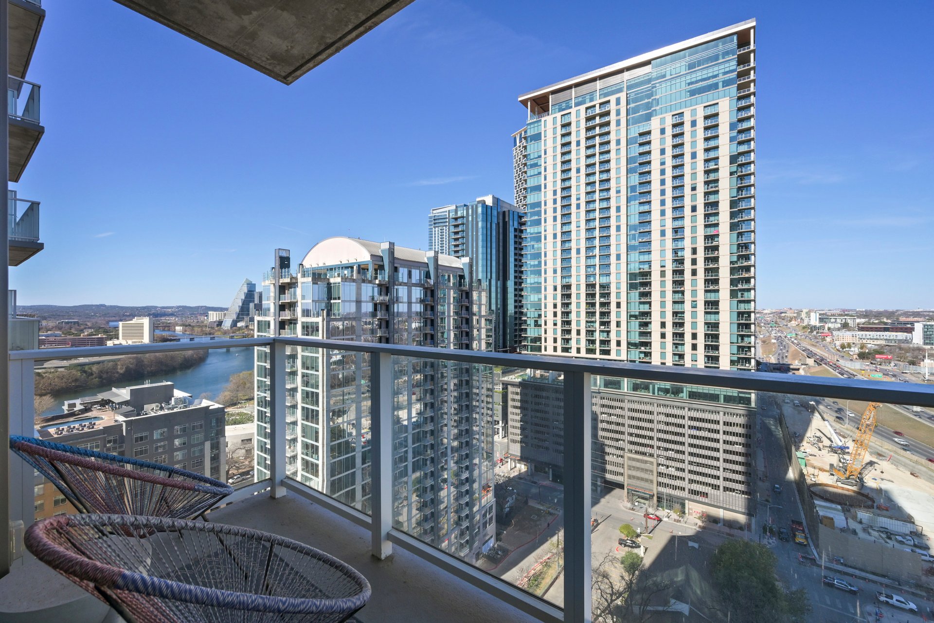 48 East Avenue #2204