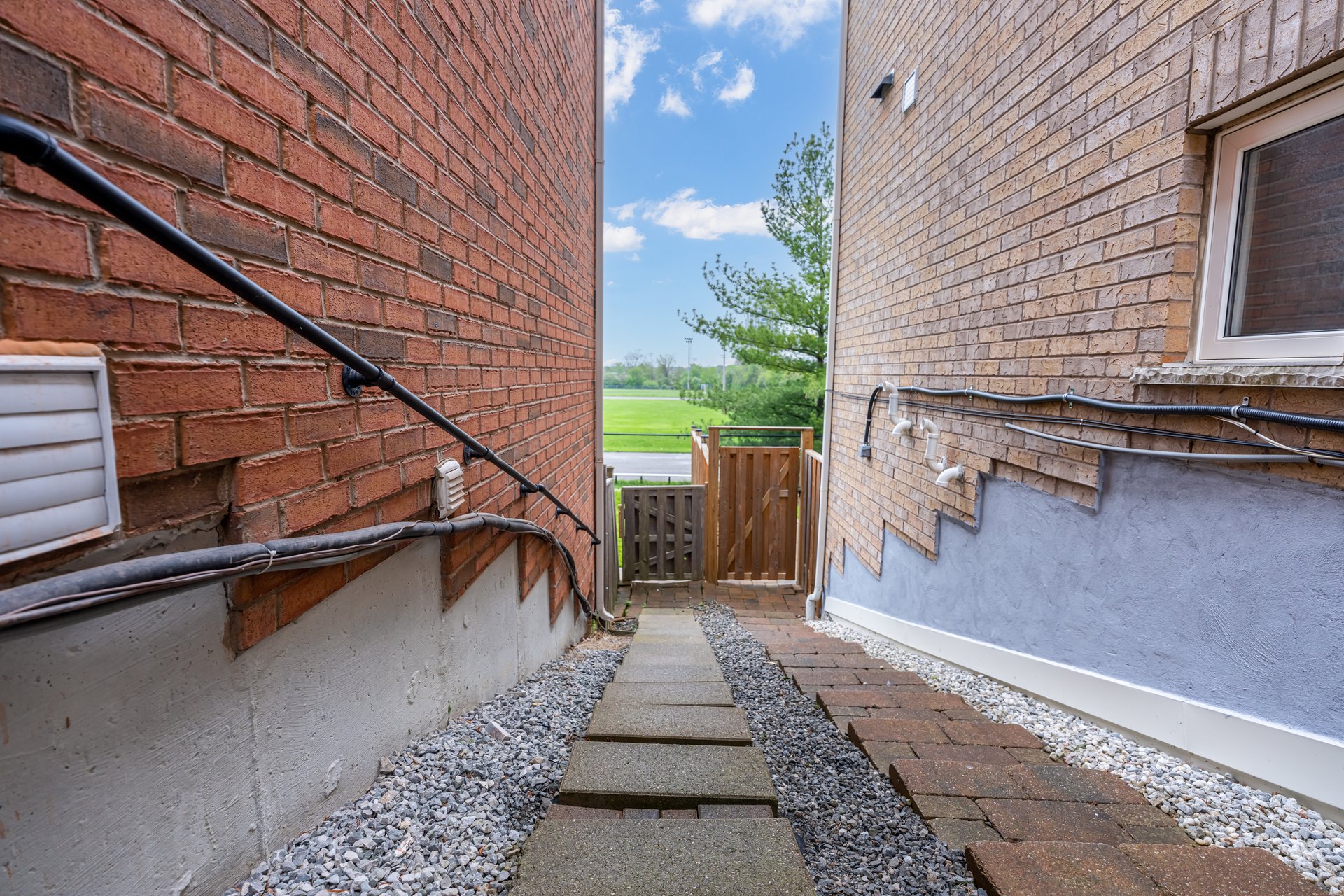 Bsmt - 97 Maple Ridge Cres