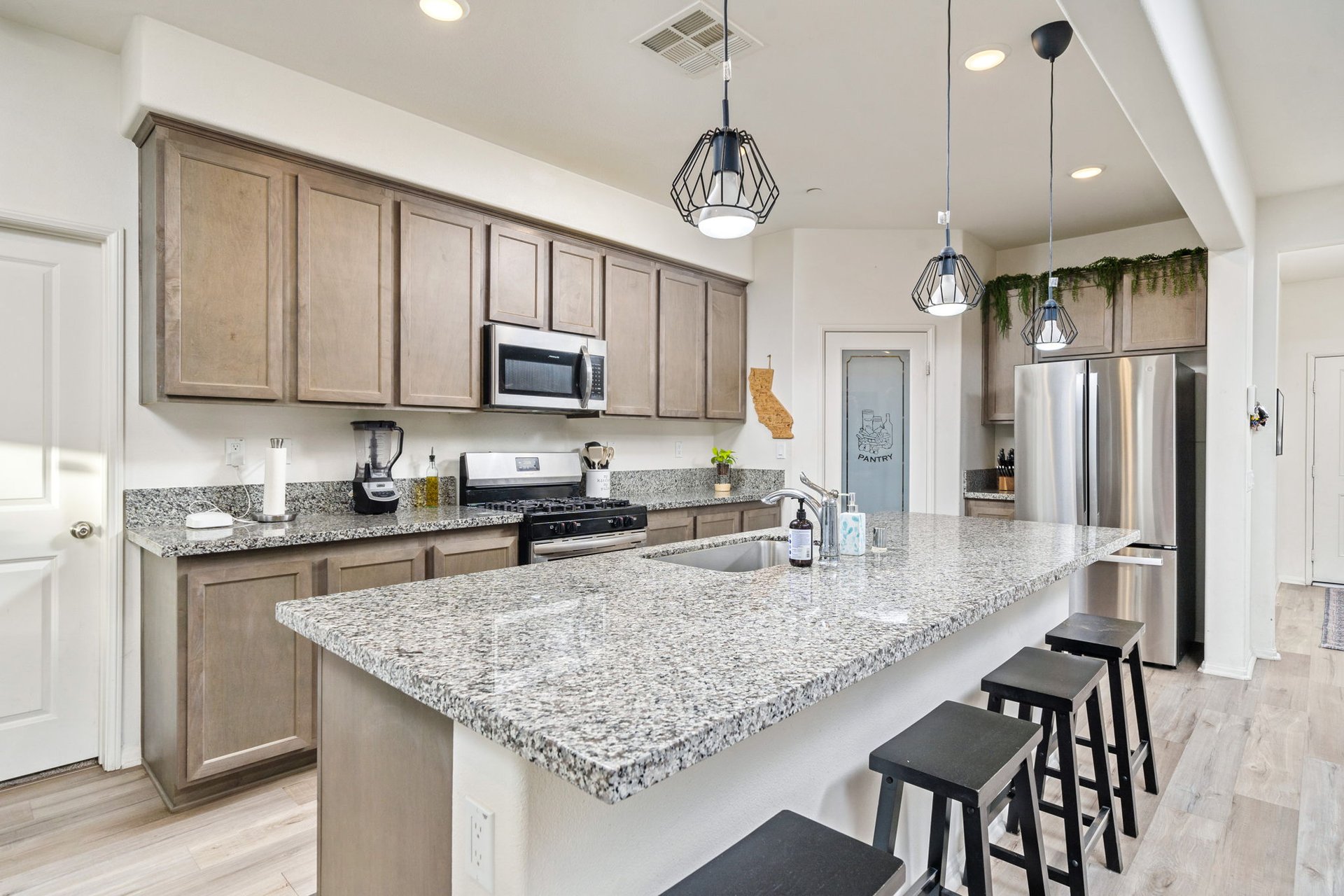 13946 Camino Cinco