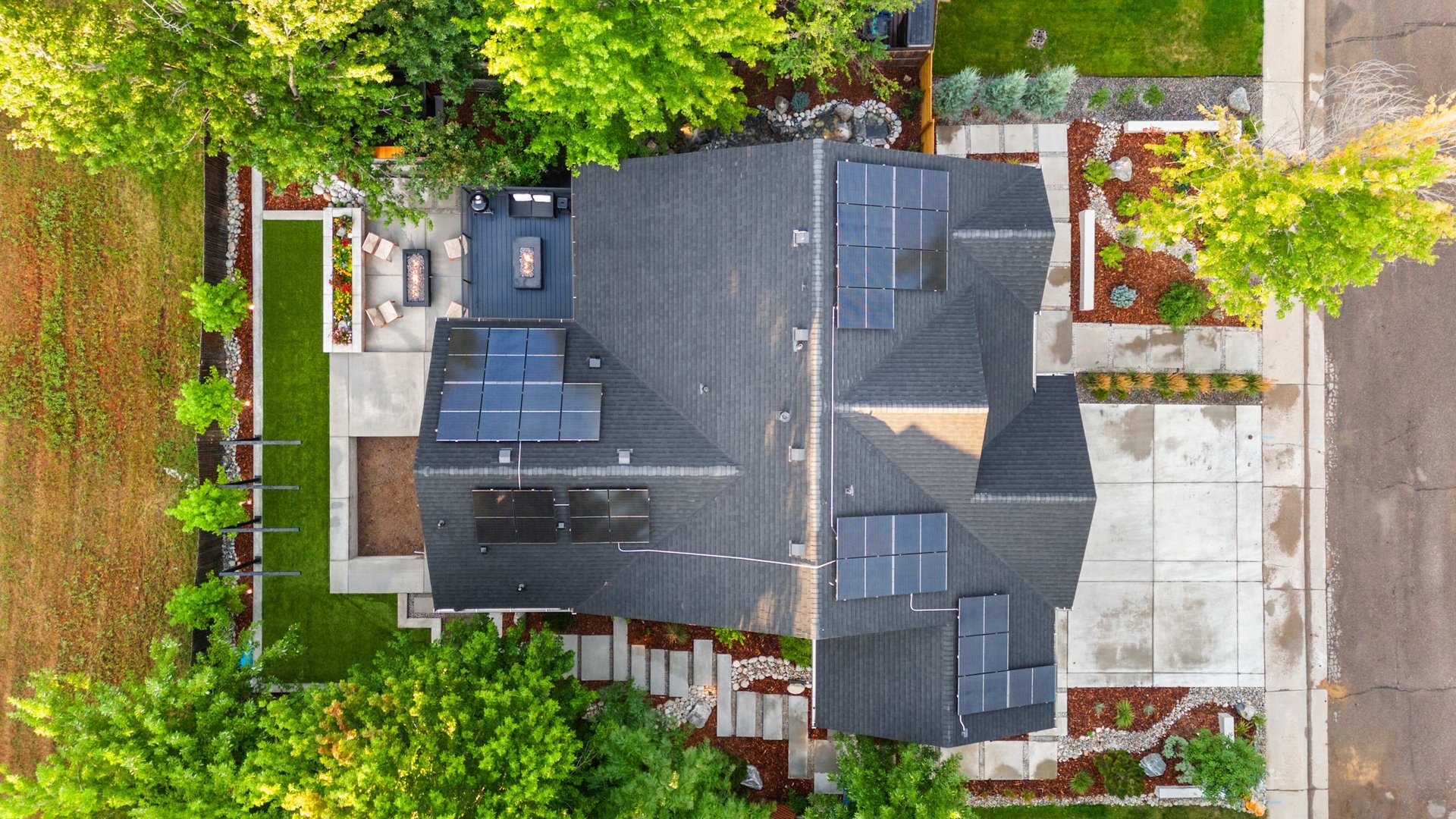 1916 Lake Dr.