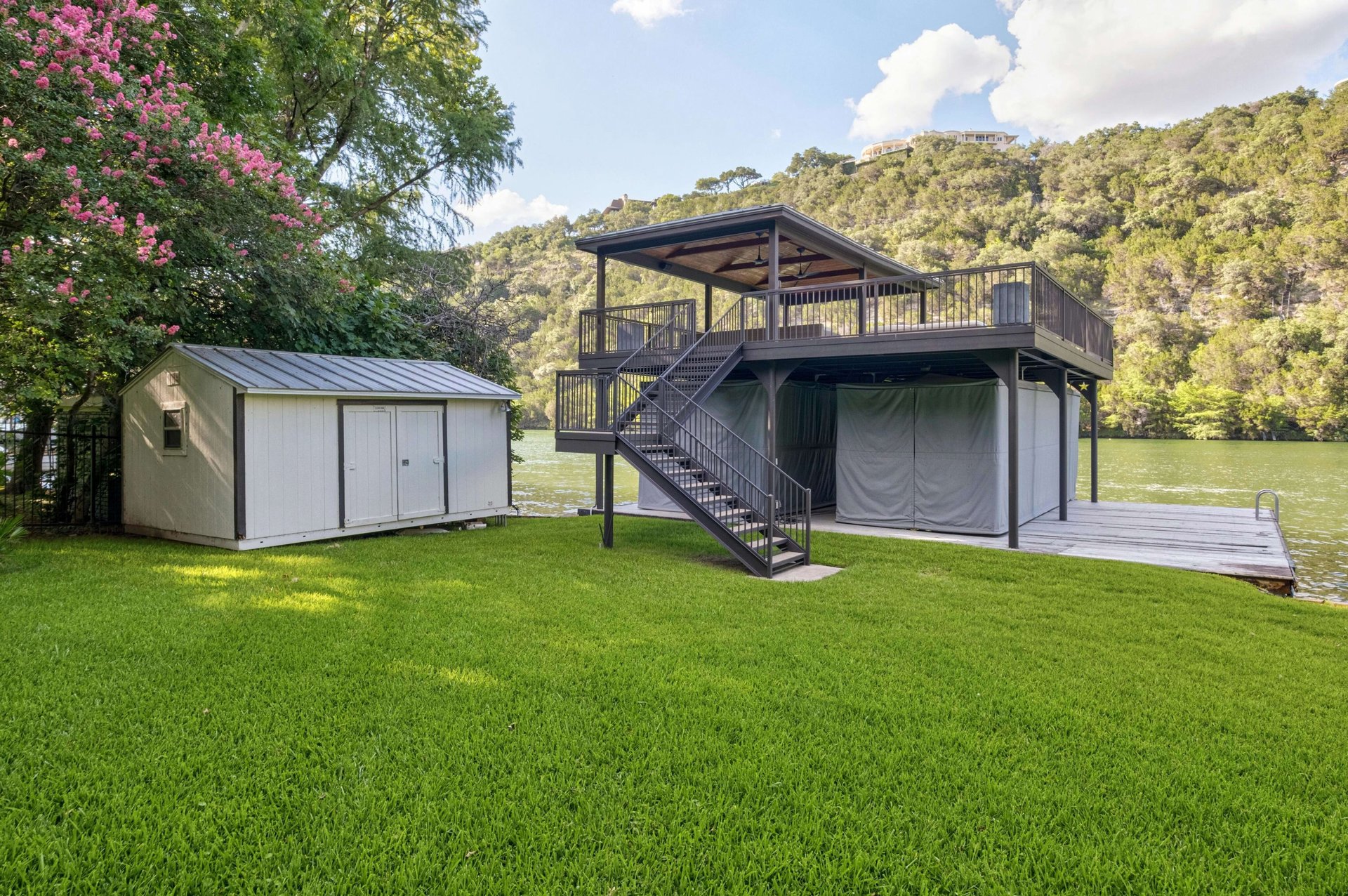 3120 Edgewater Drive