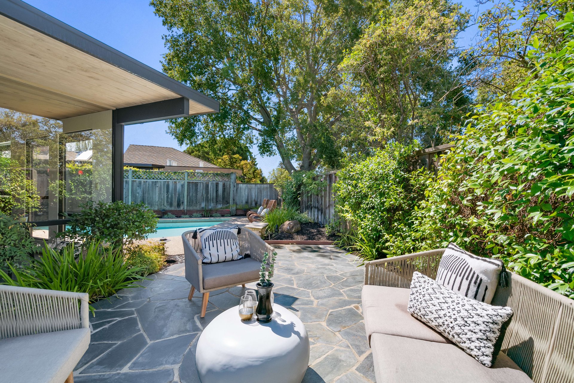 958 Eichler Drive