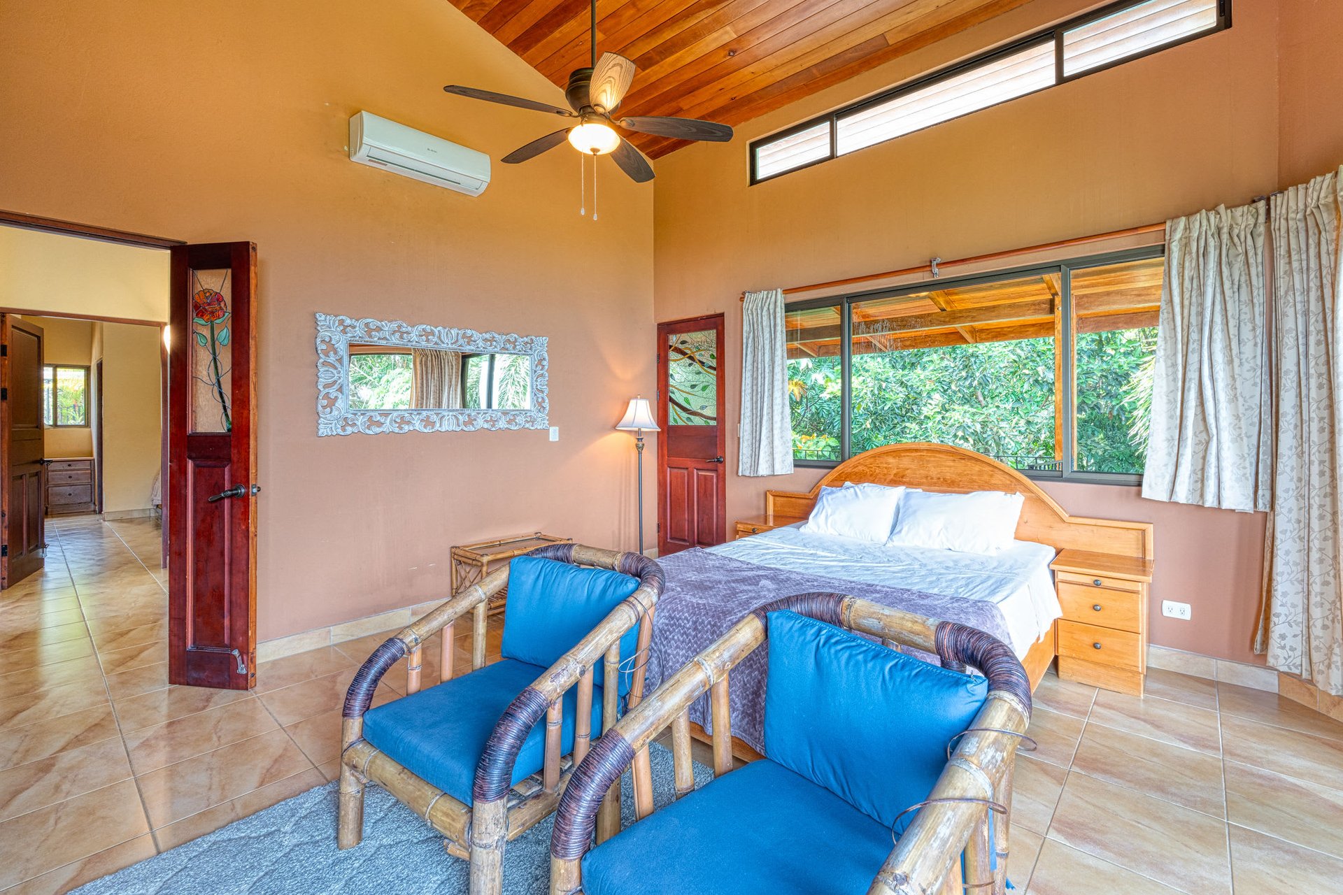 Best Views in Dominical – Home with Apartment and Infinity Pool