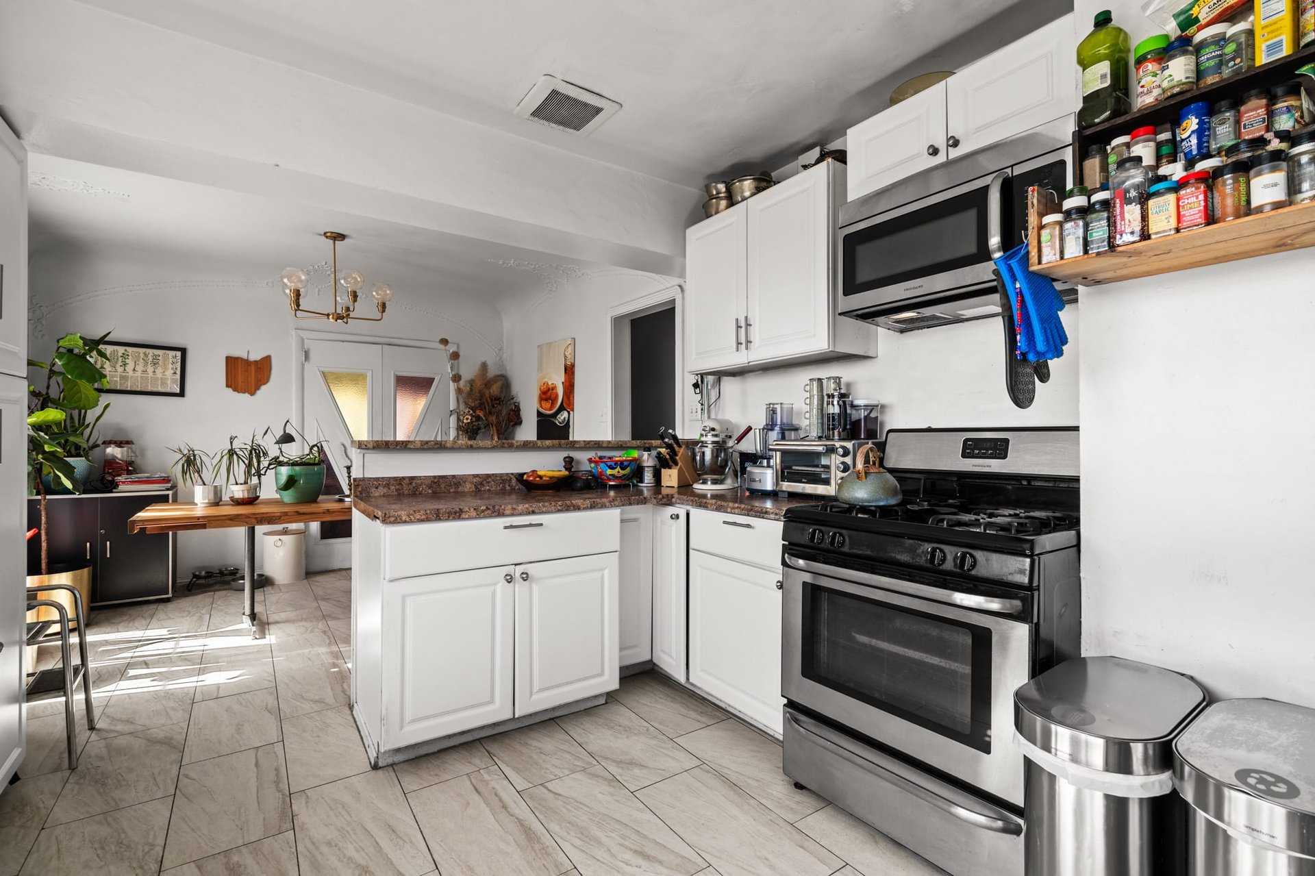 Wonderful Pride-of-Ownership Spanish 2-Story Duplex in Longwood Highlands