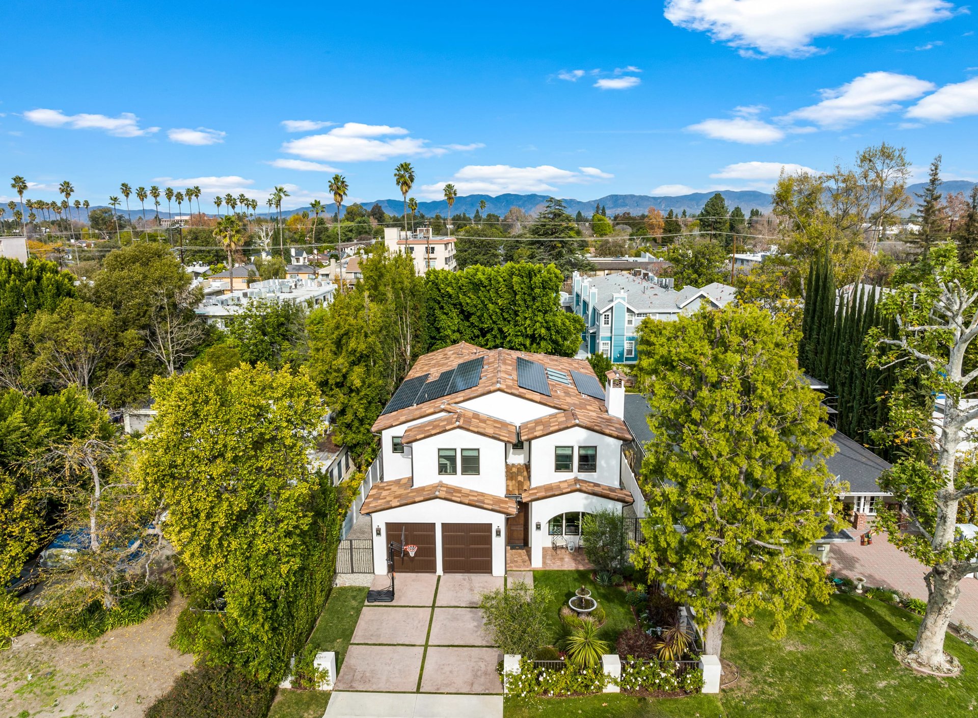 13031 Bloomfield St, Studio City