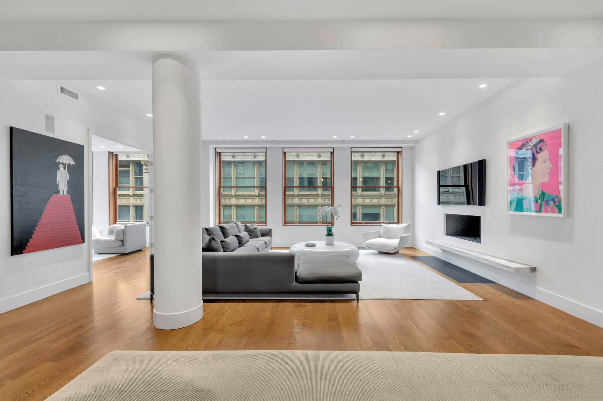 32 WEST 18TH STREET