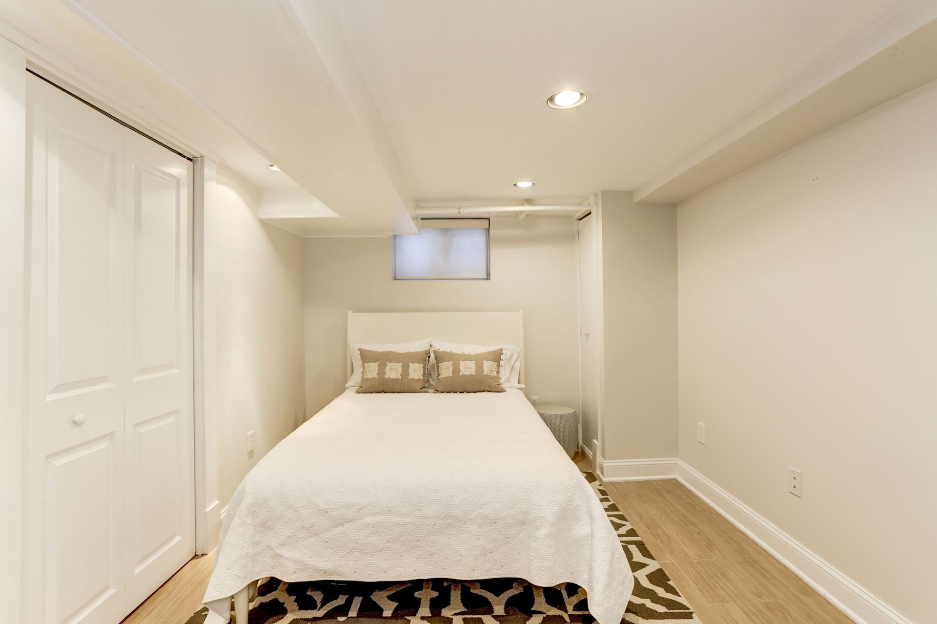 2435 Davis Ave