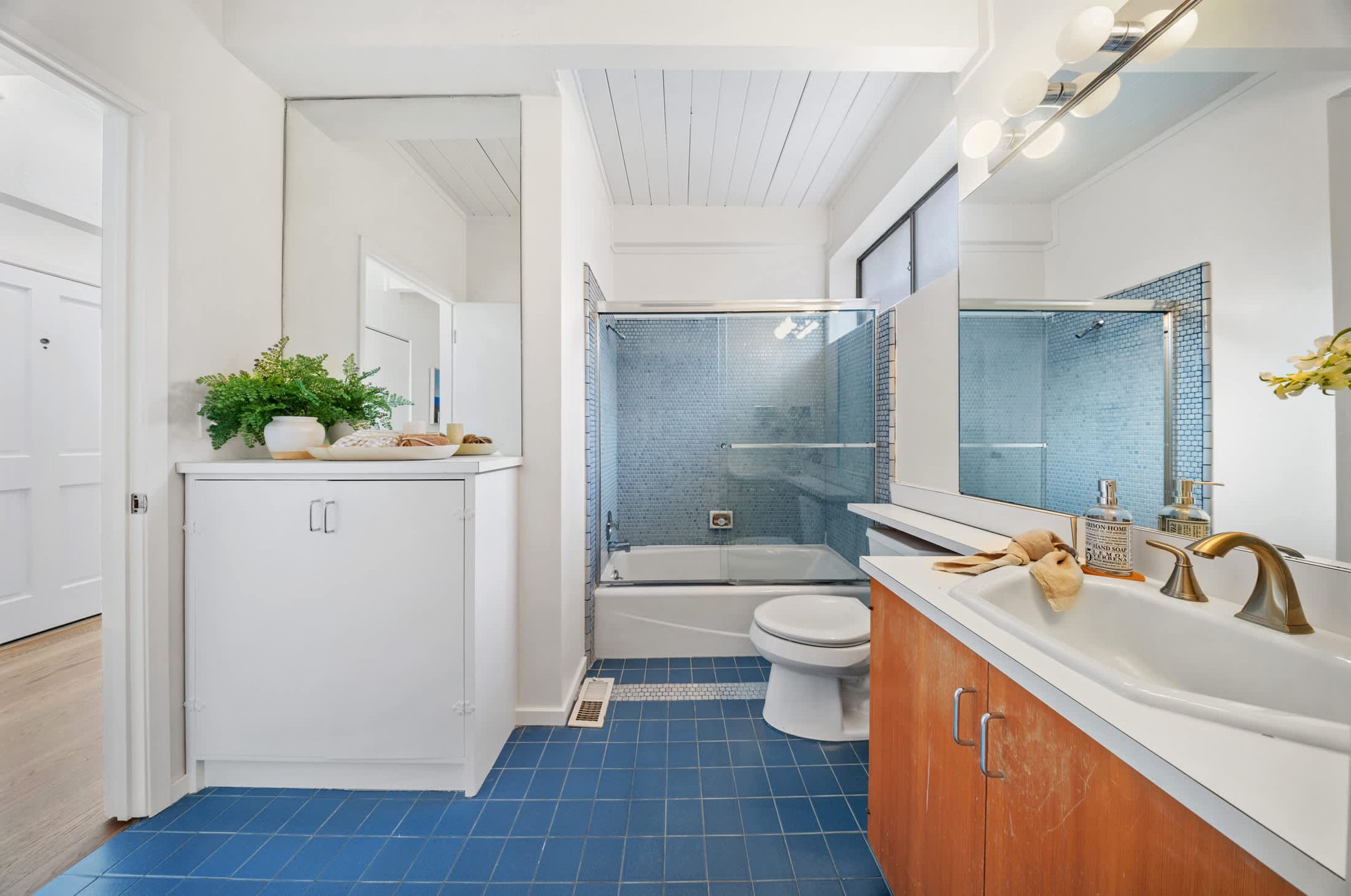 Old Town Tiburon Duplex with Sweeping Views
