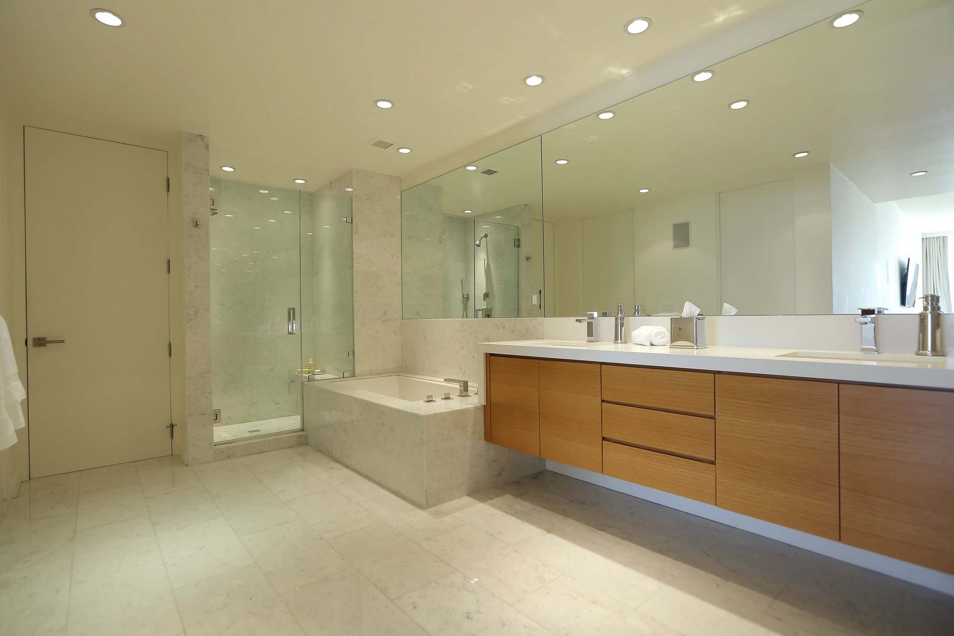 9255 Doheny Rd, #1102