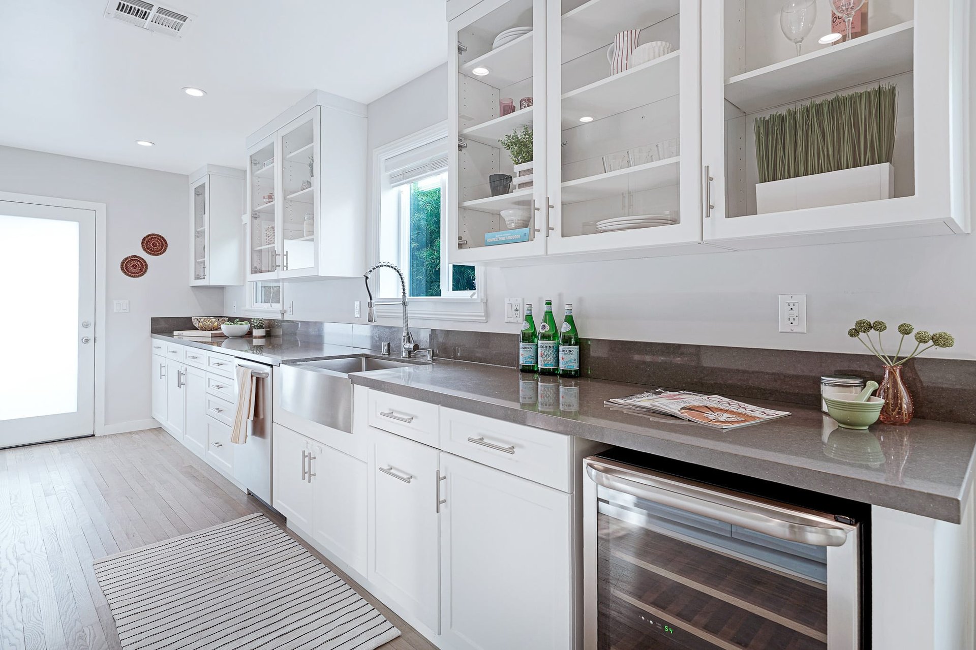 Completely Renovated Traditional Home In Picfair Village