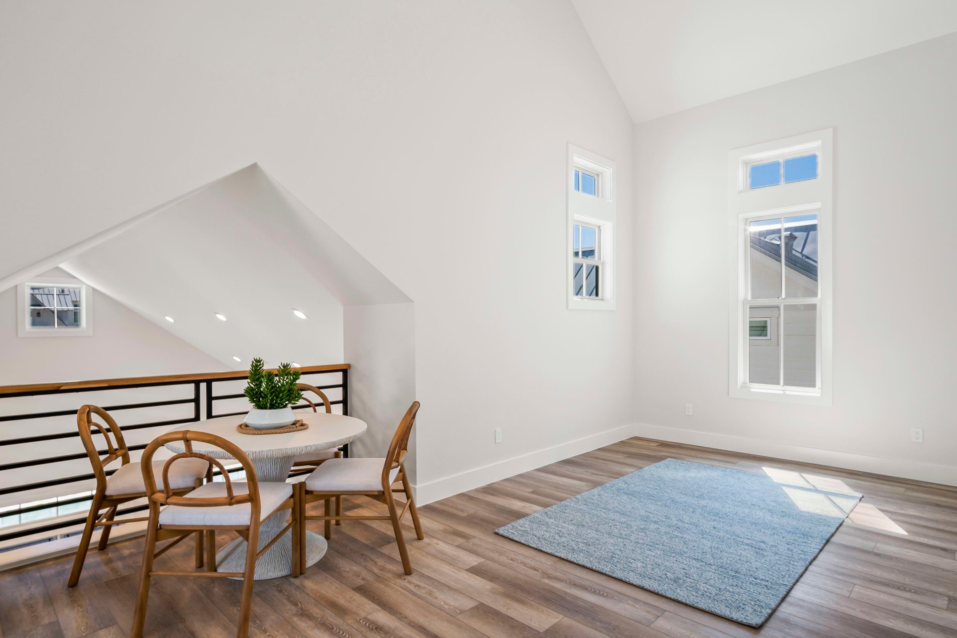 Coastline Drive, 4 Beds 4 Baths