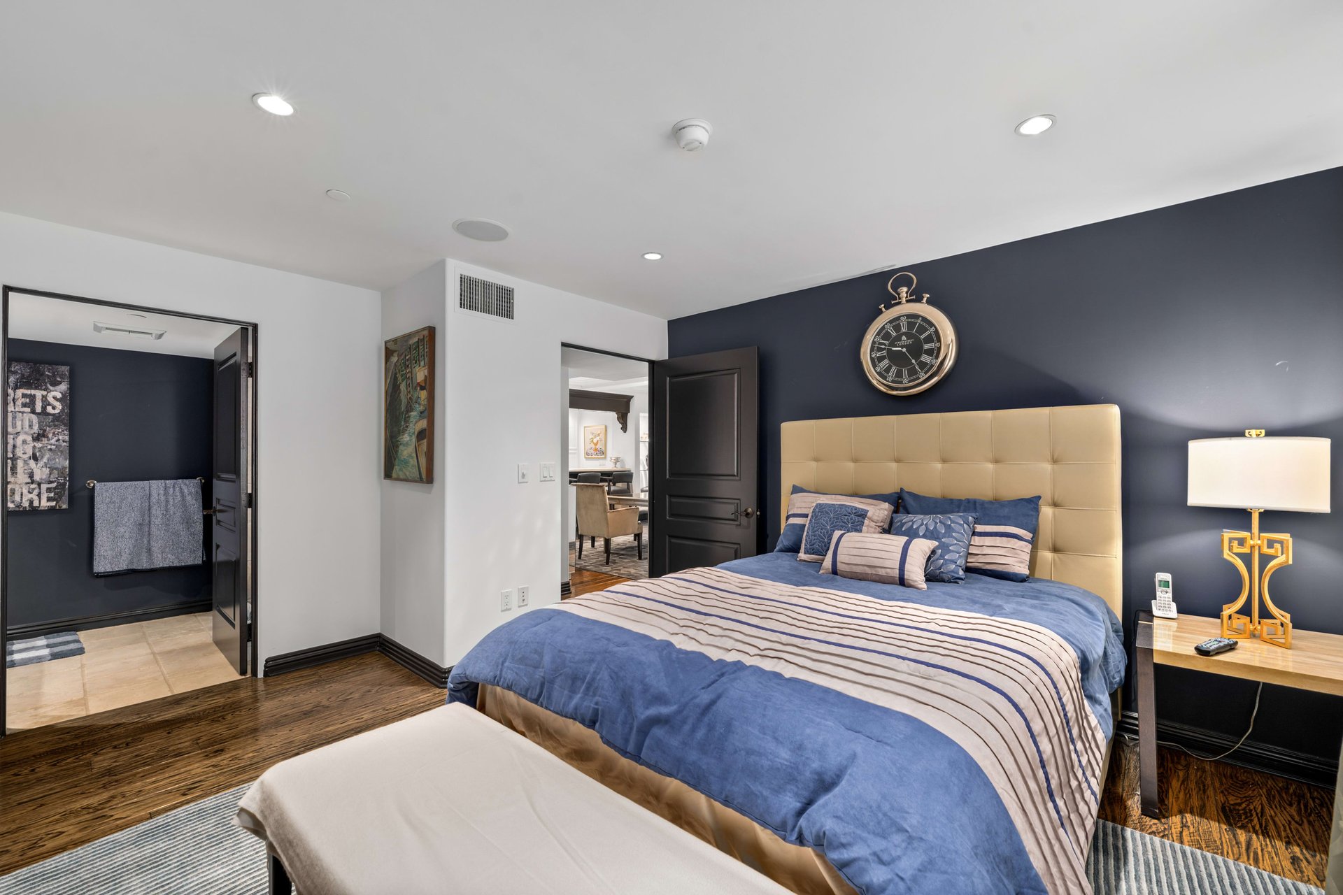 The Venezia #405, Wilshire Corridor