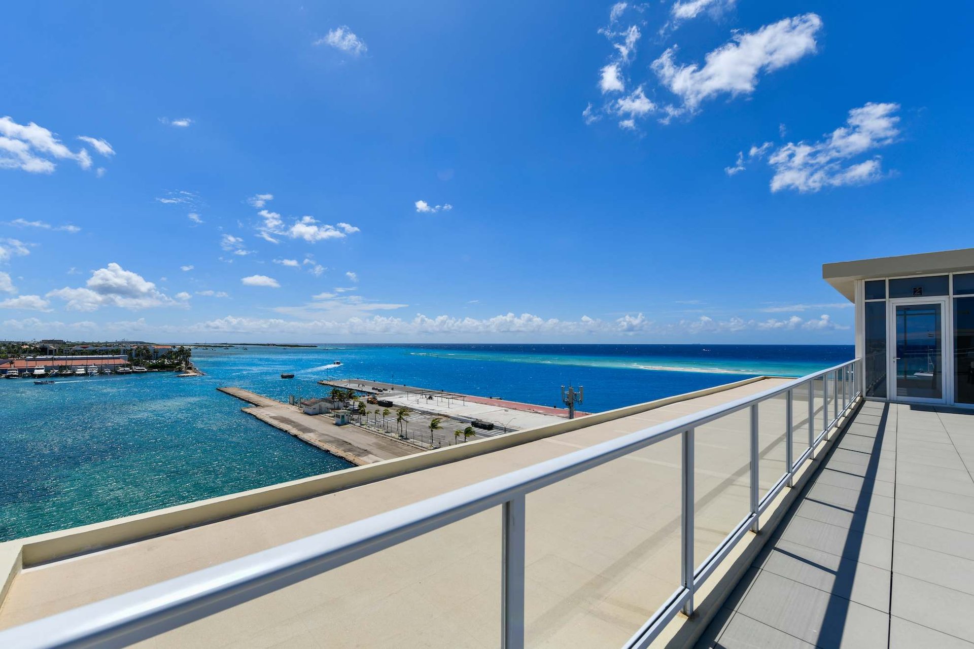 Harbour House 602 S