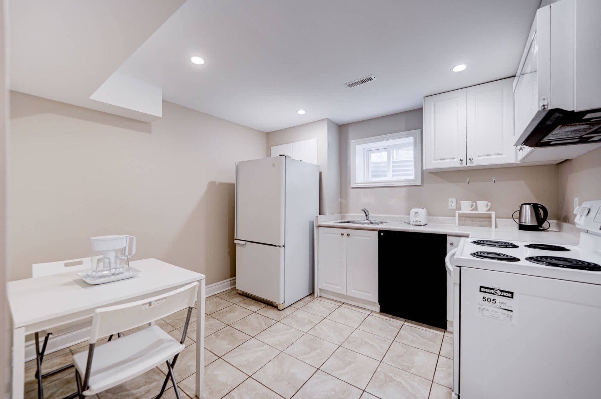 1534 Princeton Cres