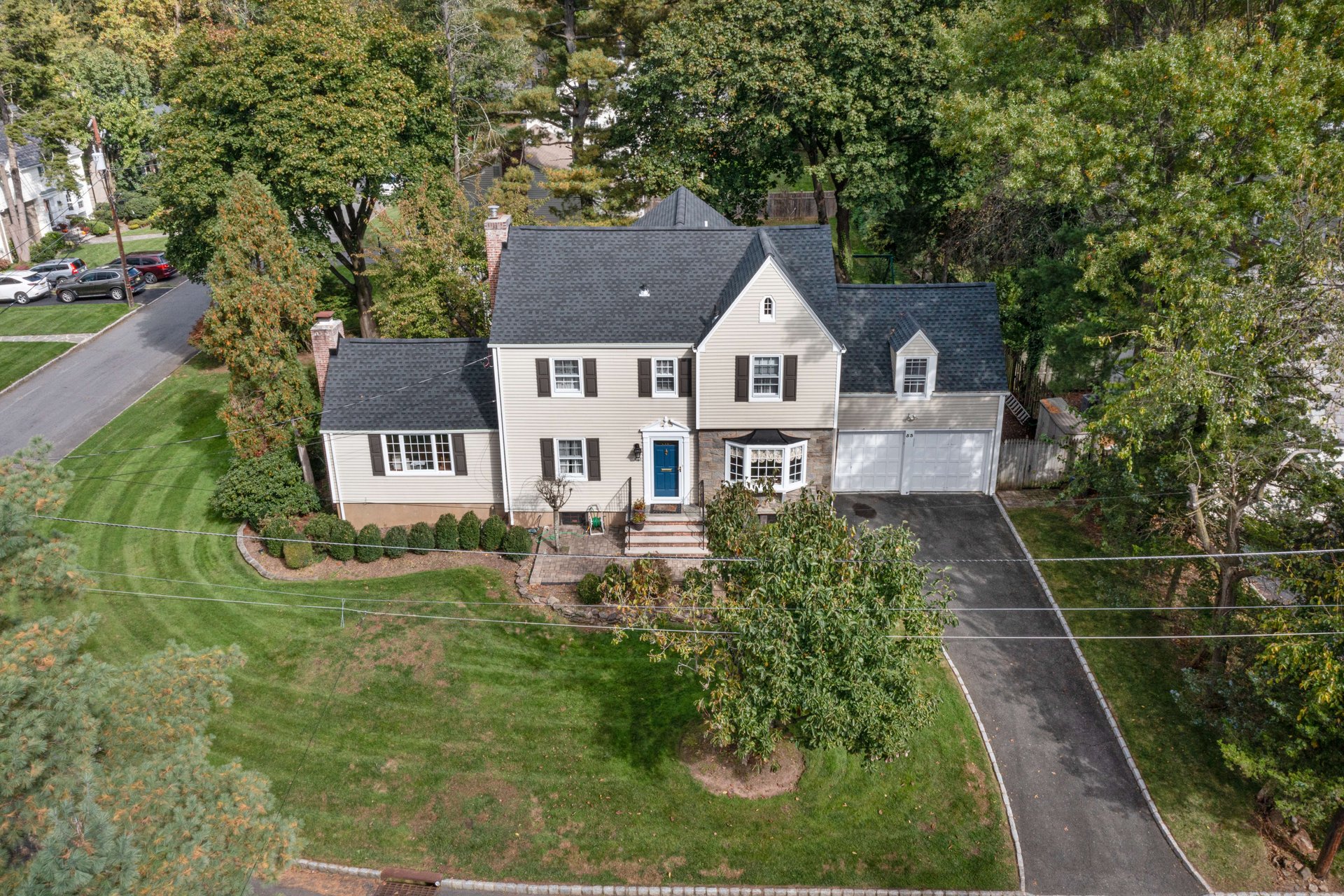 53 Colonial Way