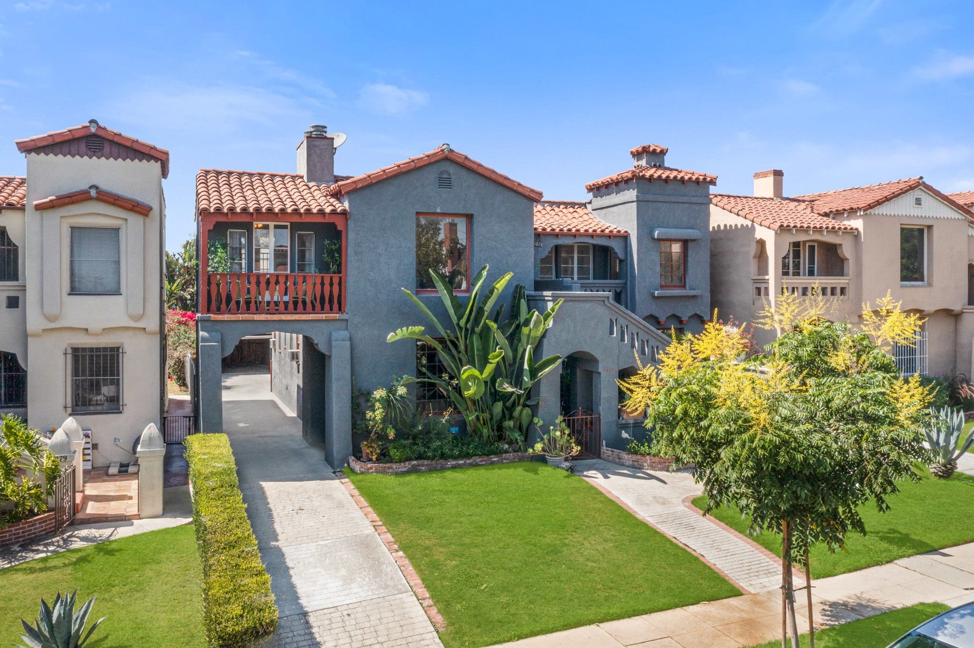 Beautiful Spanish Trophy Duplex in Wilshire Vista