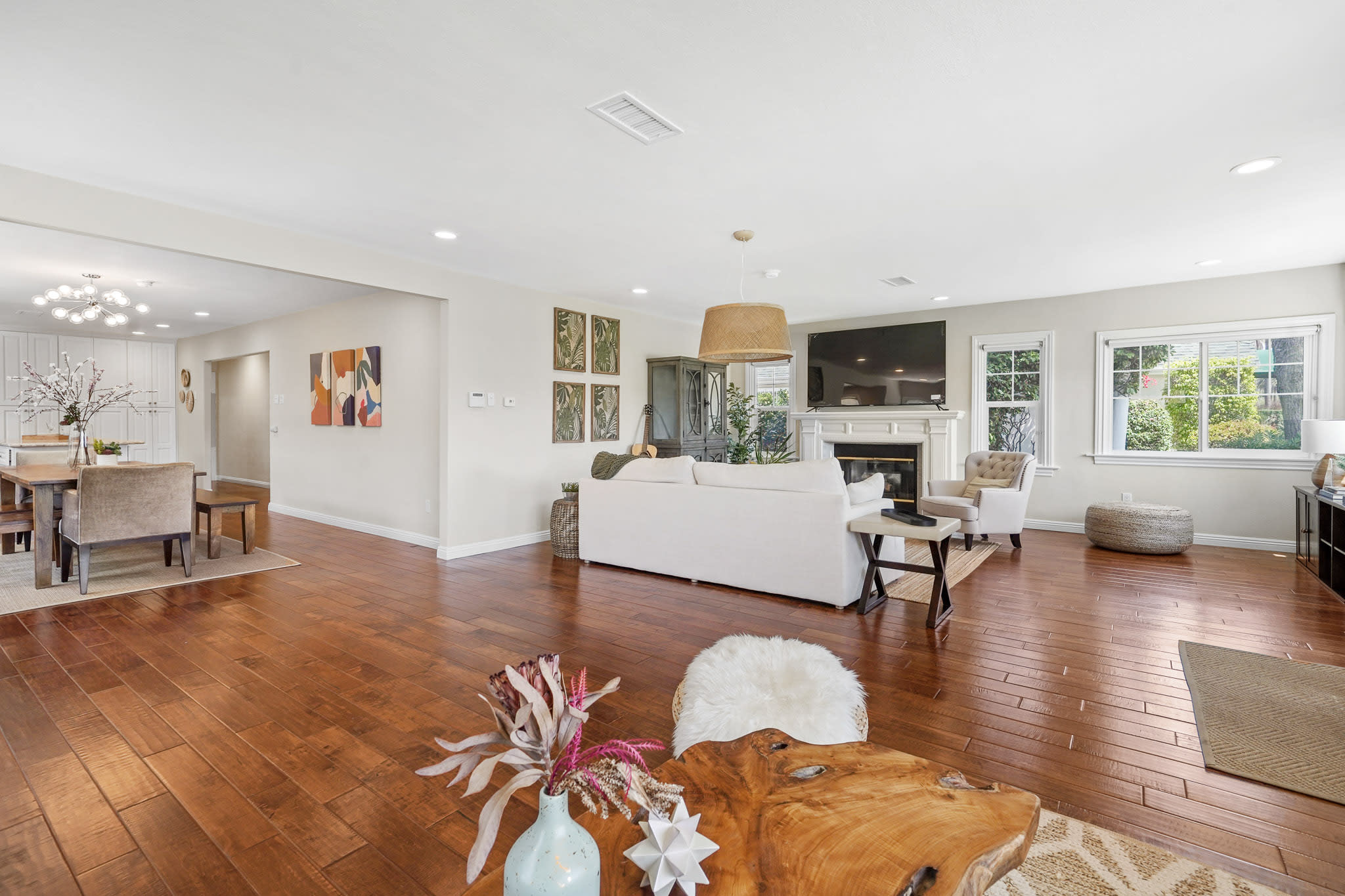 Beautifully Remodeled Home with HUGE Grassy Yard in Oxford Square