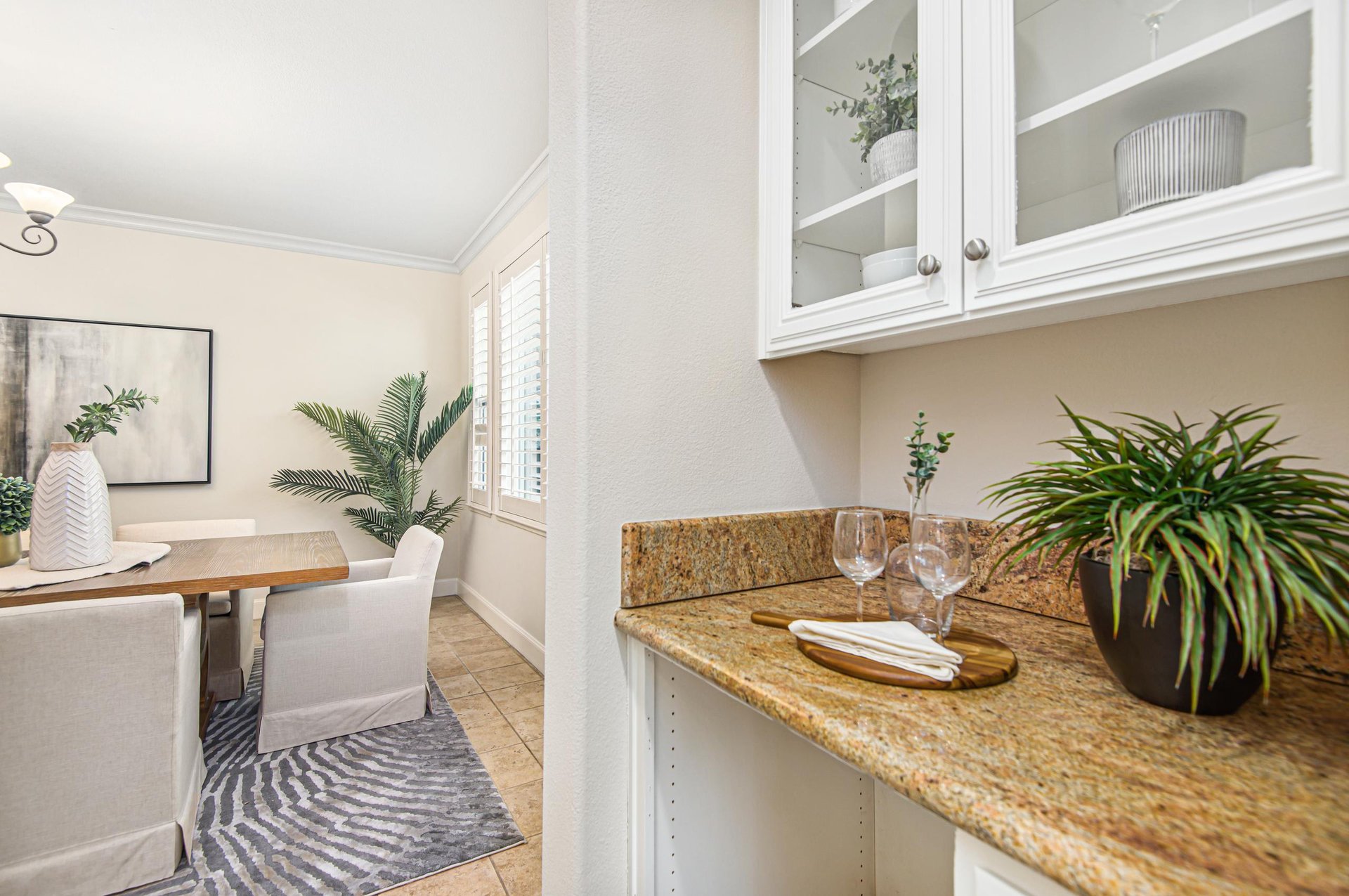 2112 Laguna Creek Lane