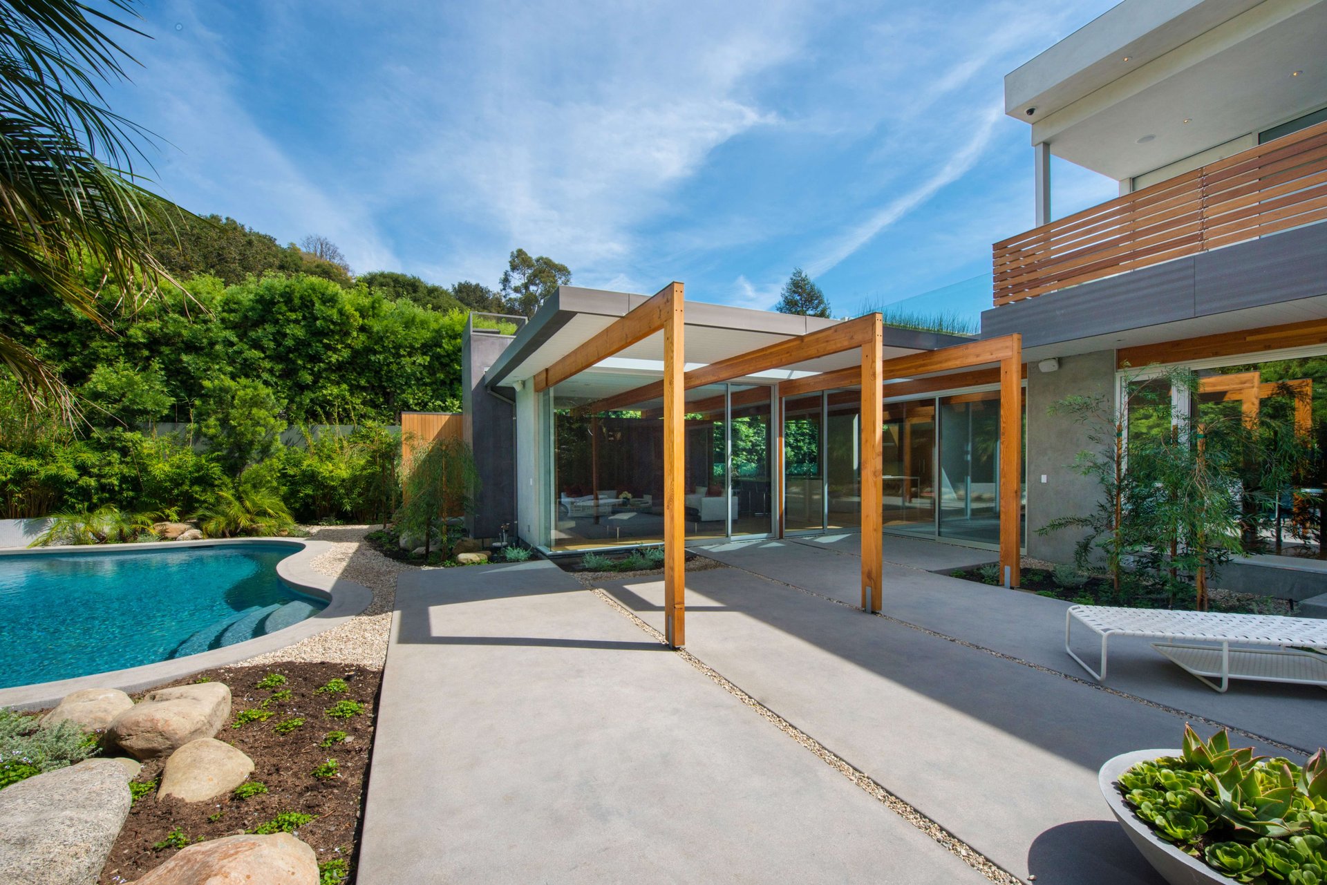 1710 Mandeville Canyon Rd