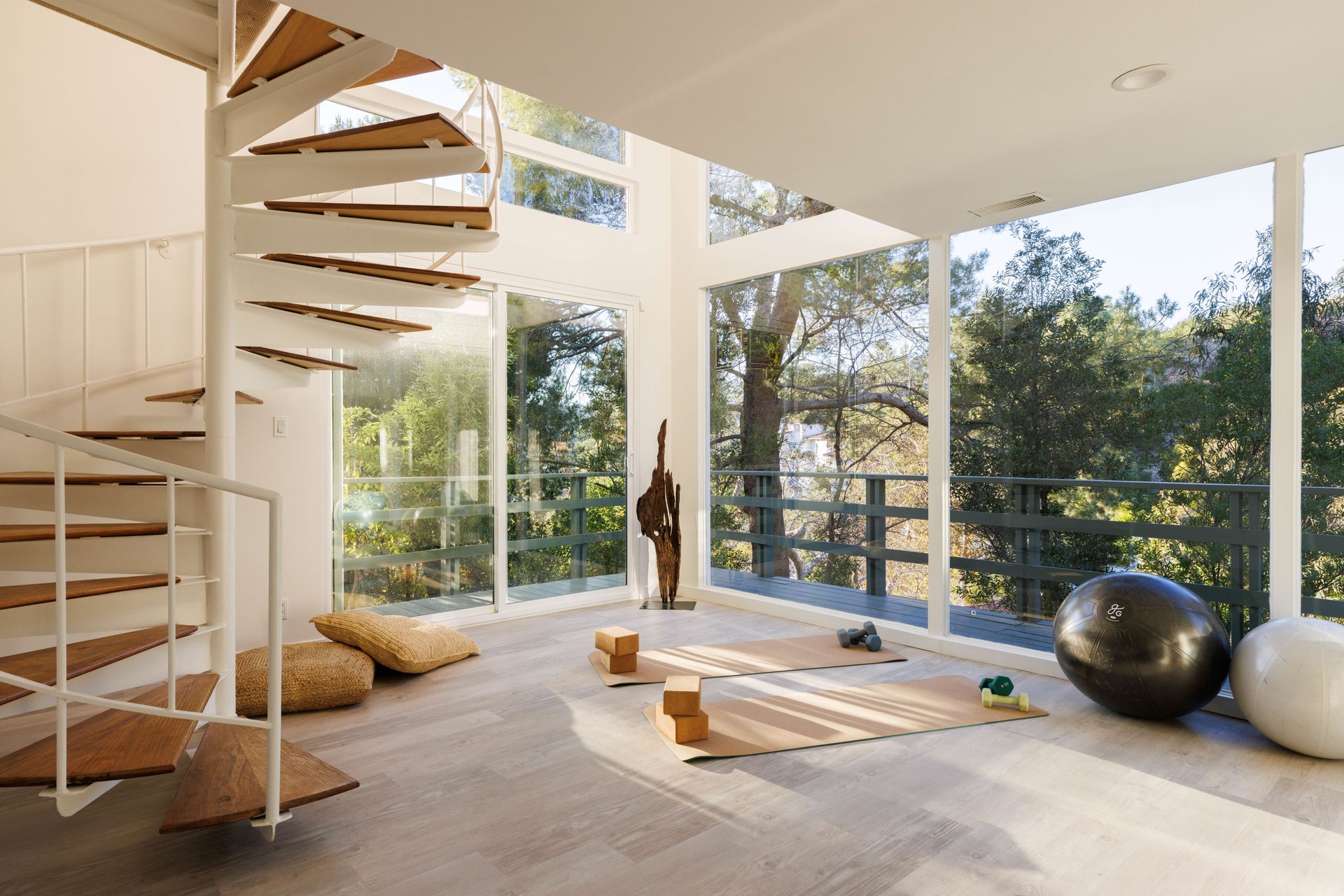 A Peaceful c. 1954 Architectural in Los Feliz
