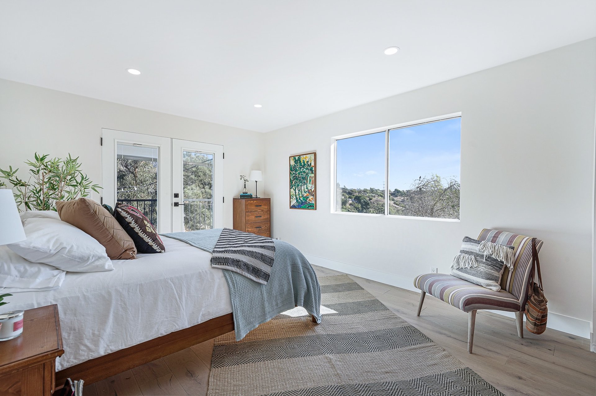 Immaculate & Turnkey Contemporary Home in Hollywood Hills