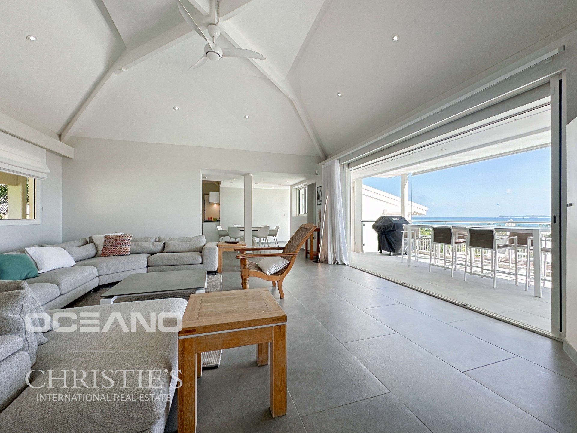 Ocean View Villa + 1 Apartments T3 - Orient Bay