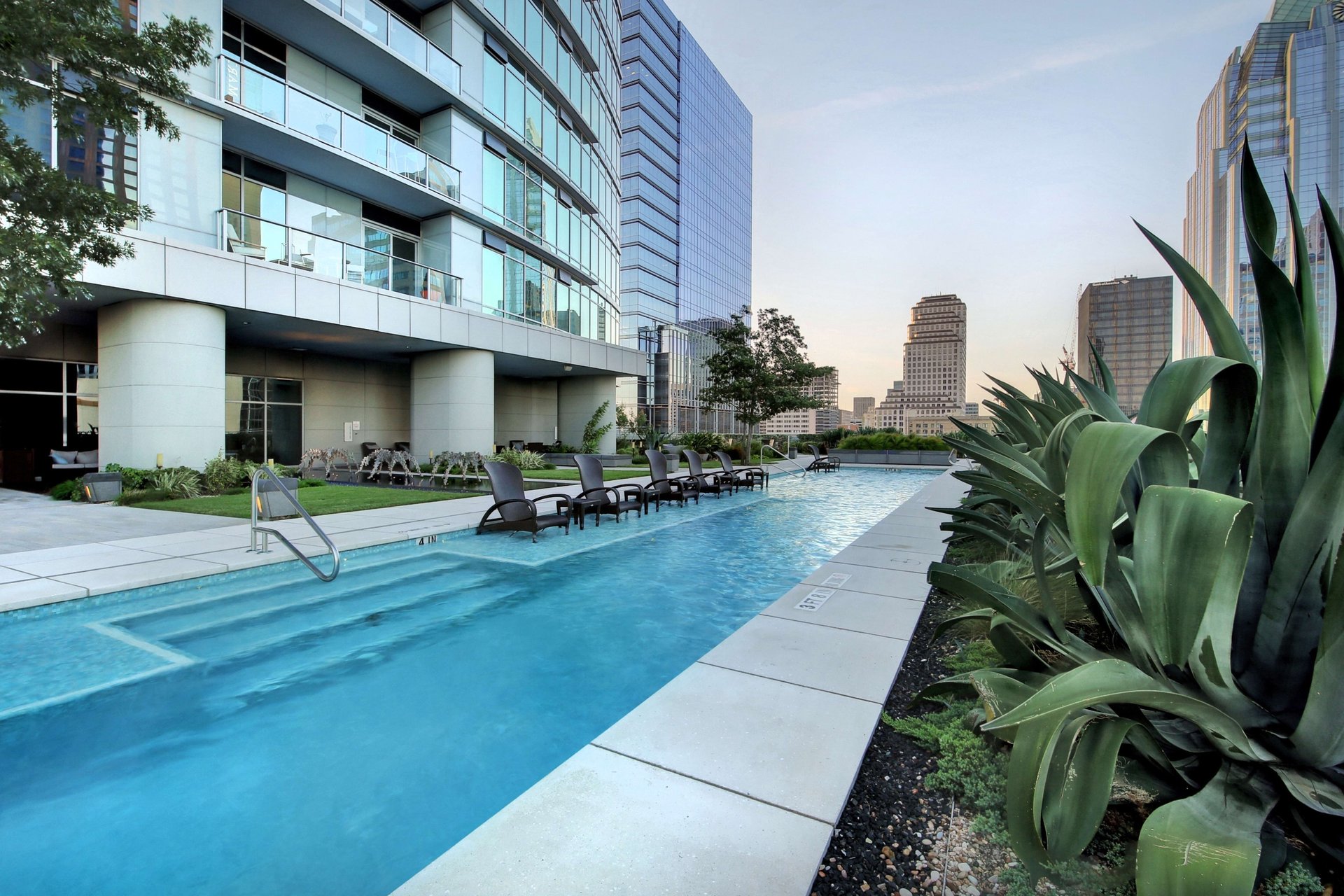 200 Congress Ave #44J