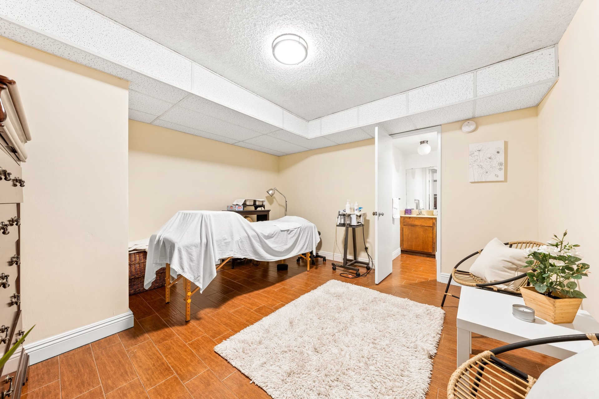8712 Gregory Way #403, Pico-Robertson