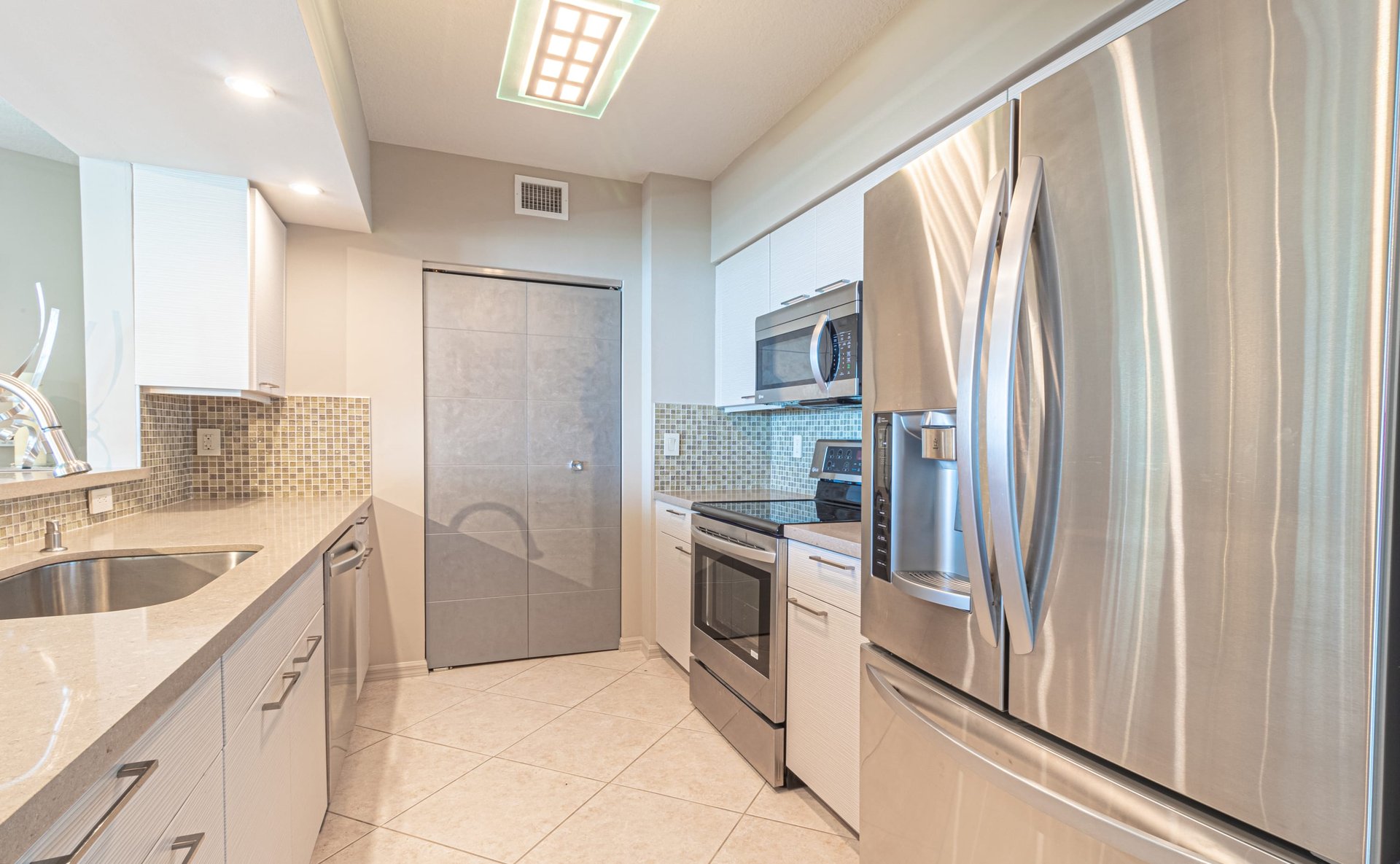 347 N New River Dr Unit: 2701
