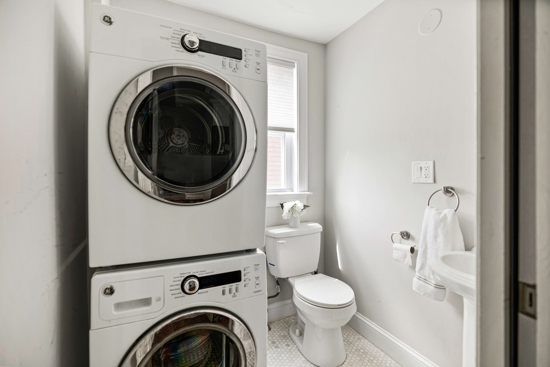 25 Granfield Ave Unit: 2