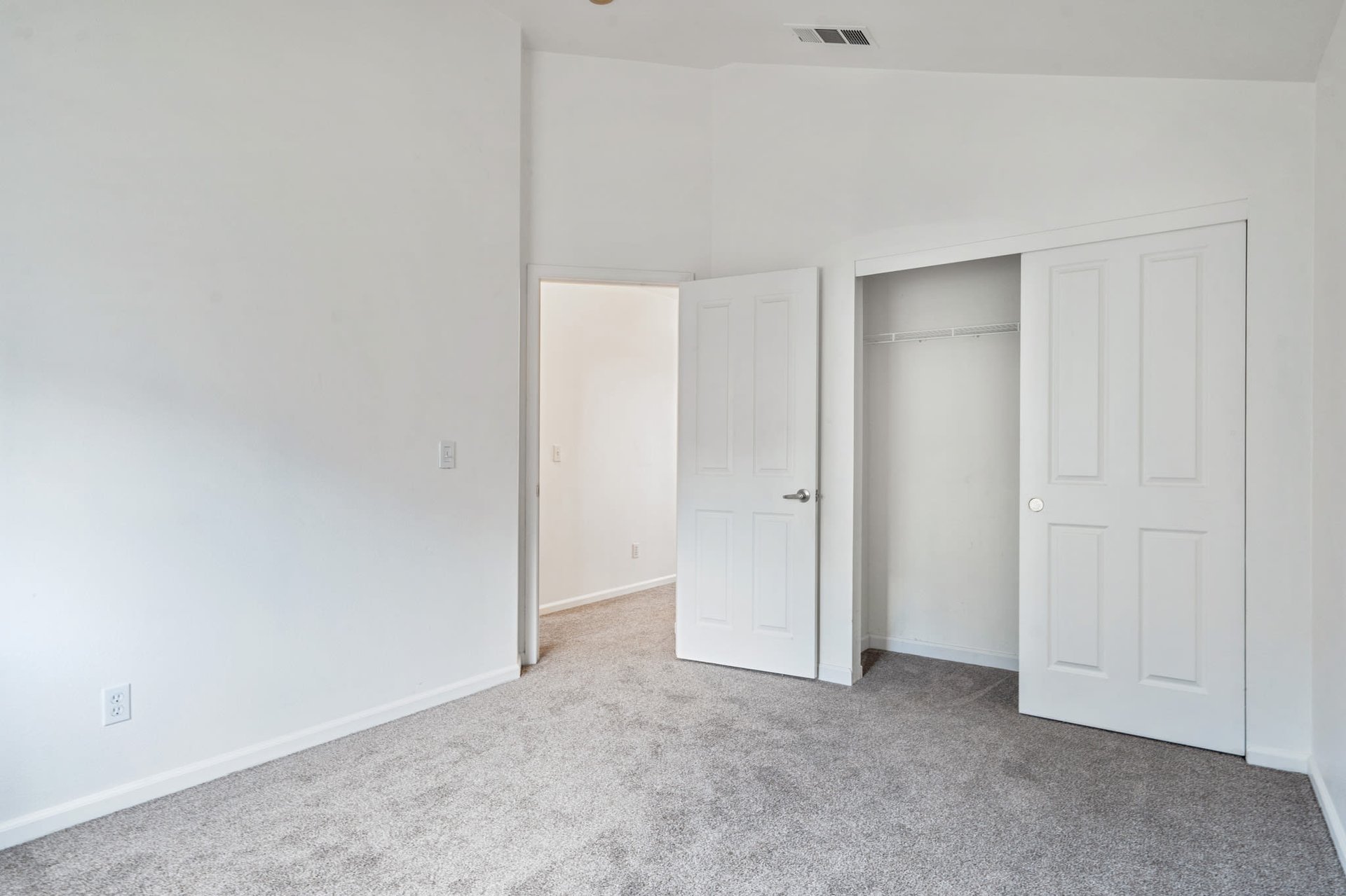 208 Darby Ct