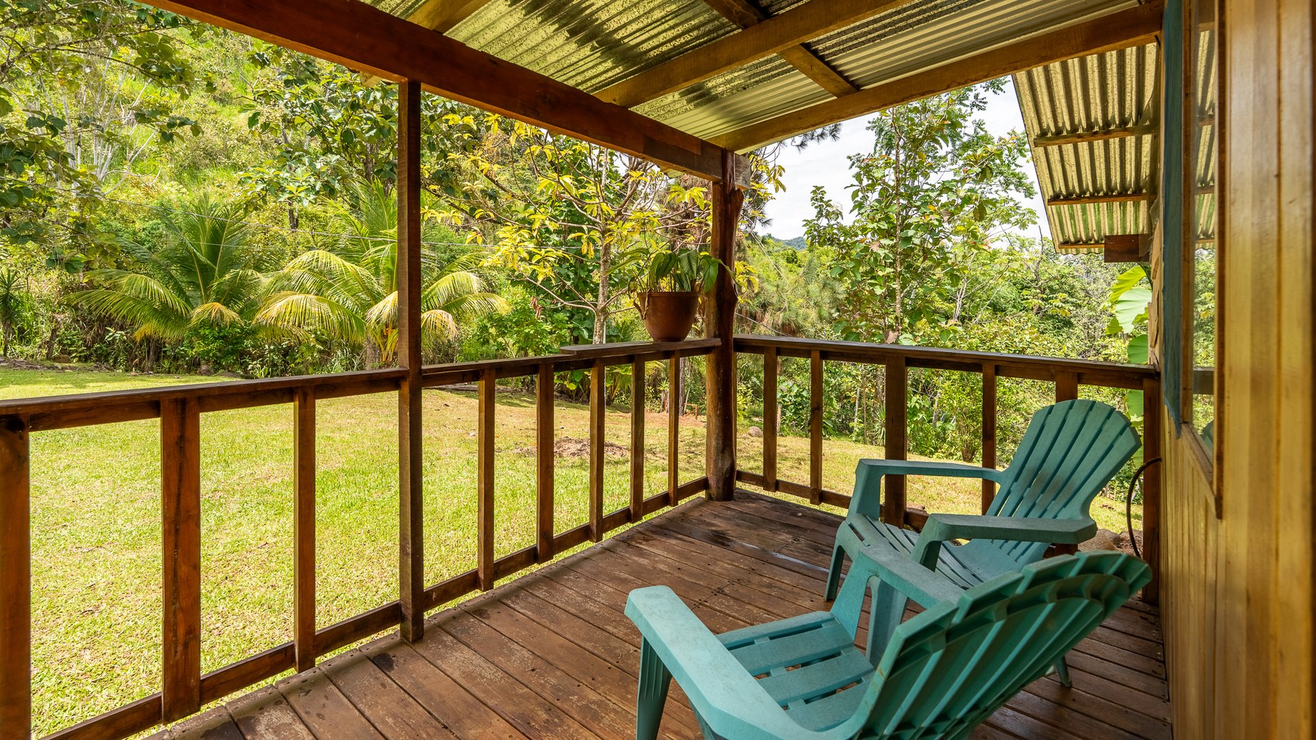 Mountain Home with Guest Cabin & Additional Building Site Near Nauyaca Waterfalls