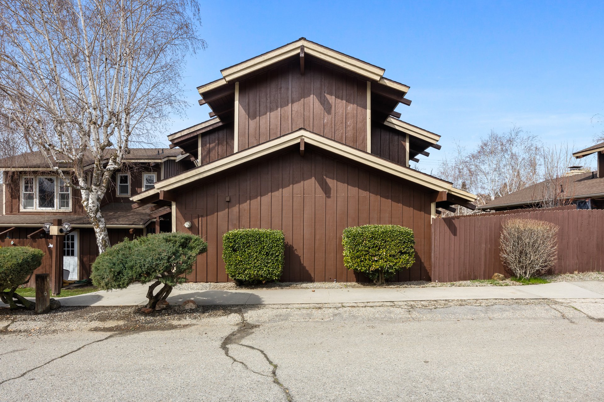 Charming Updated Condo in Bear Valley Springs – 101 Meadow Lakes