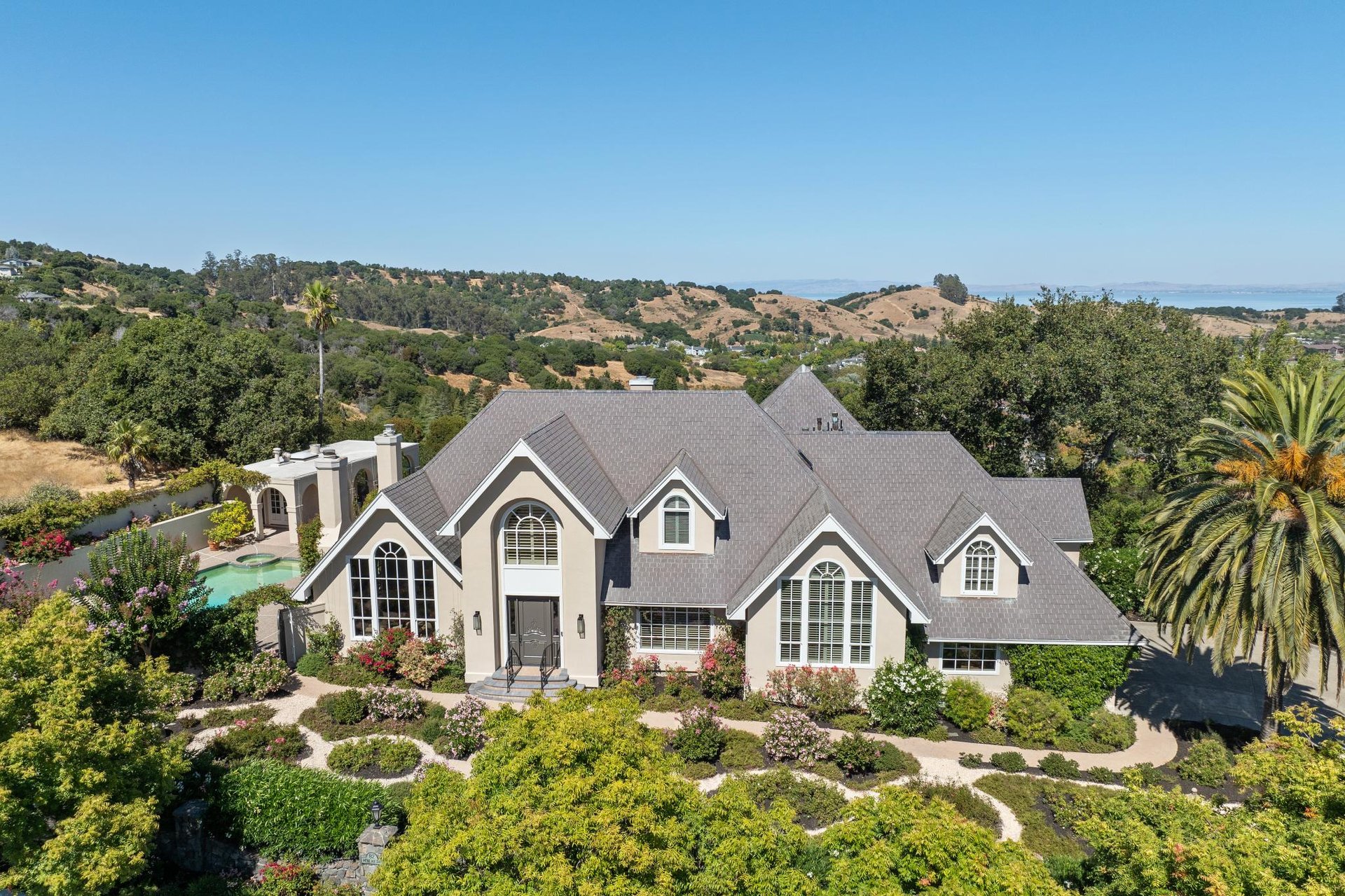 82 McNear Dr