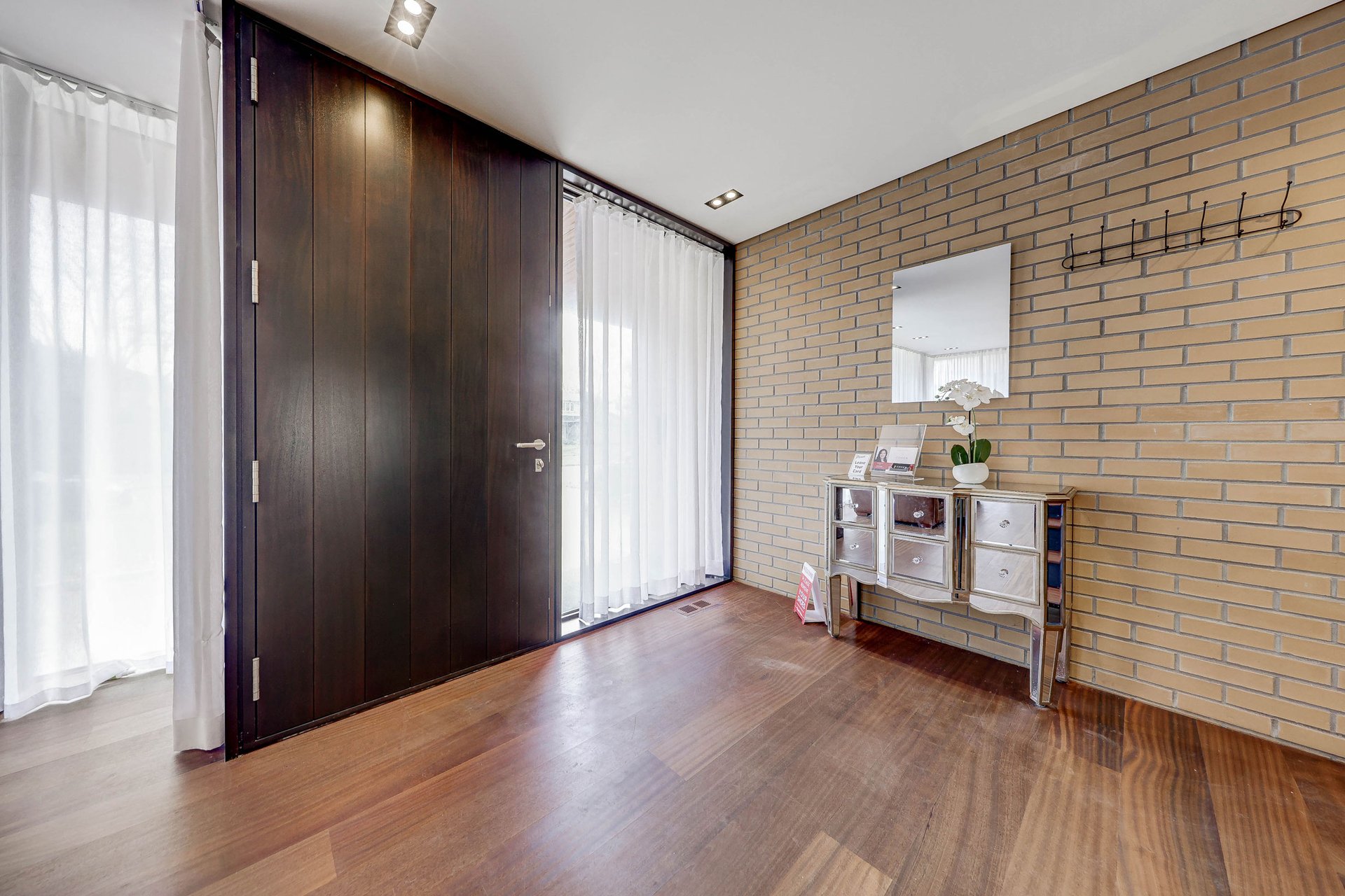 SOLD: Urban-Style Entertainer's Paradise