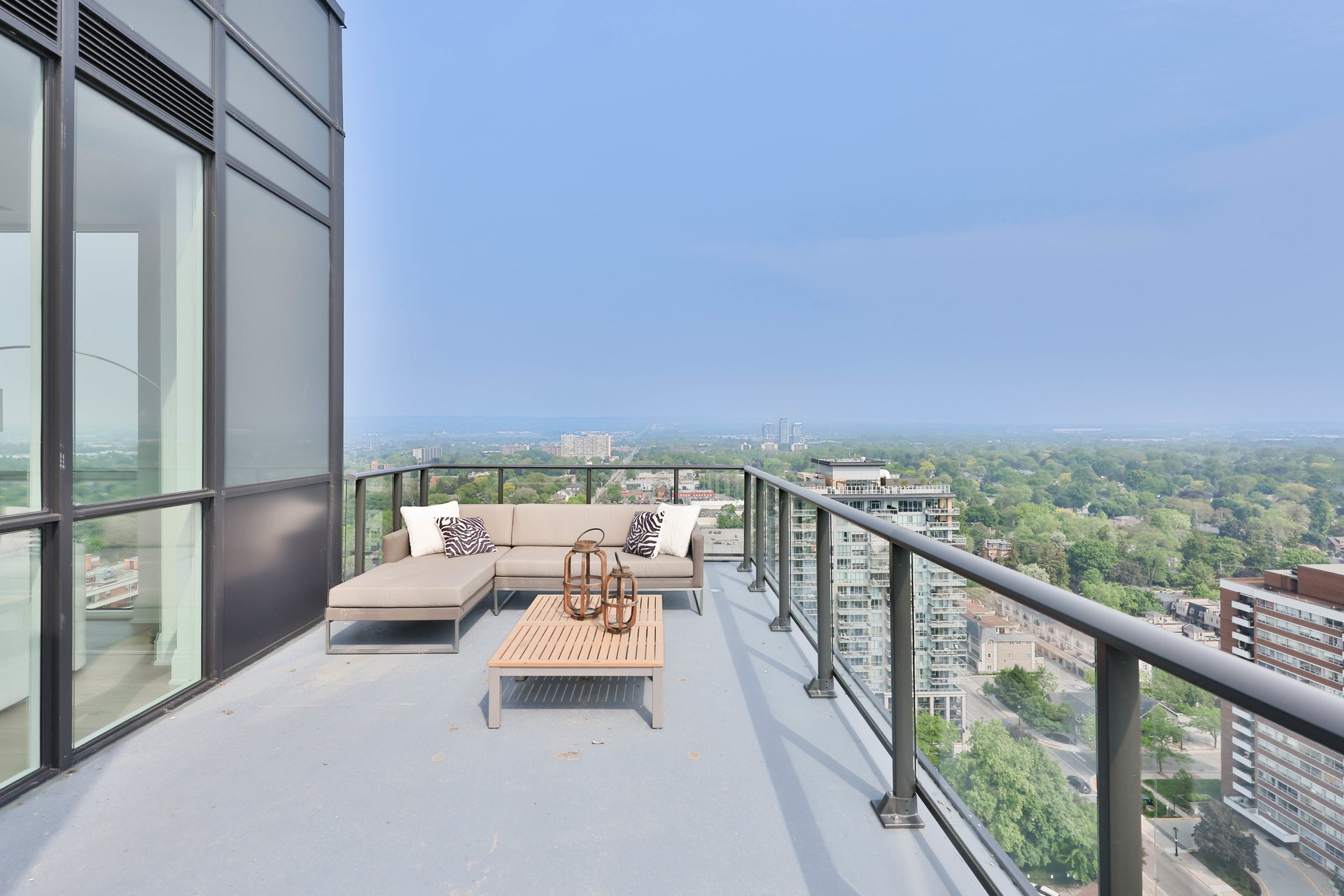 2201-2007 JAMES Street, Burlington