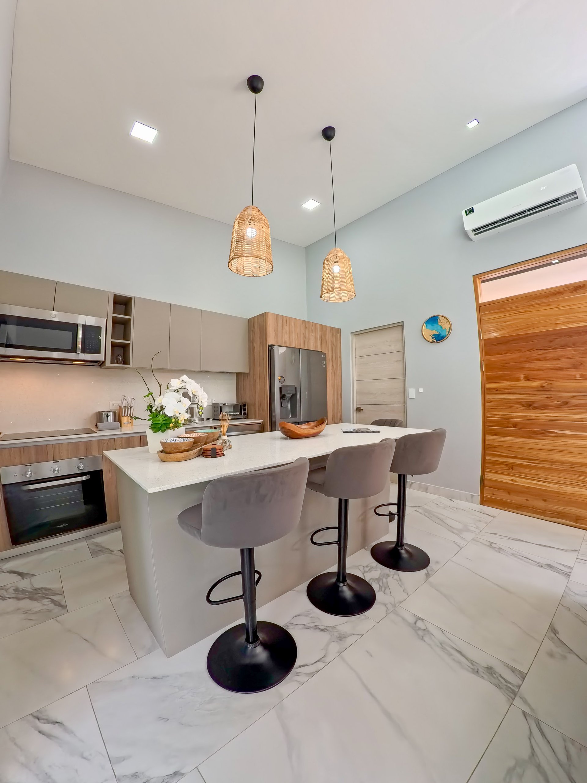 Great Location Brand New Pool House