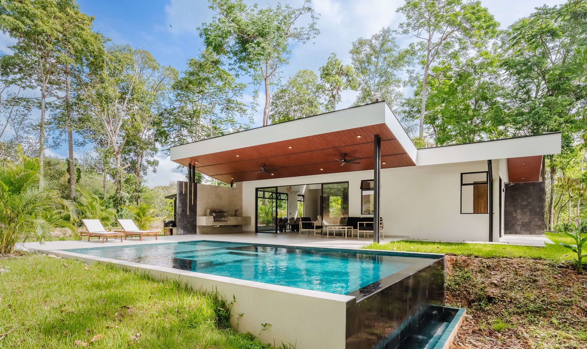 Casa Escondida Contemporary Villa with Guest Suite