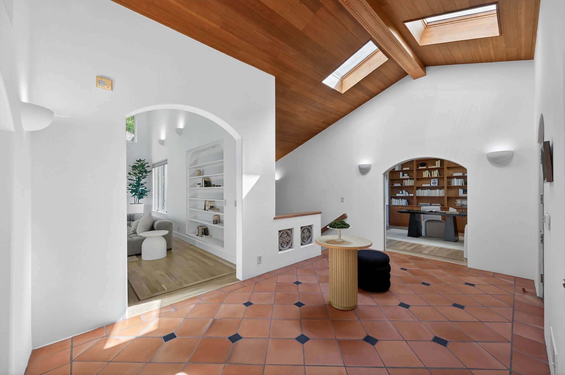 25 Wood Acres Ct