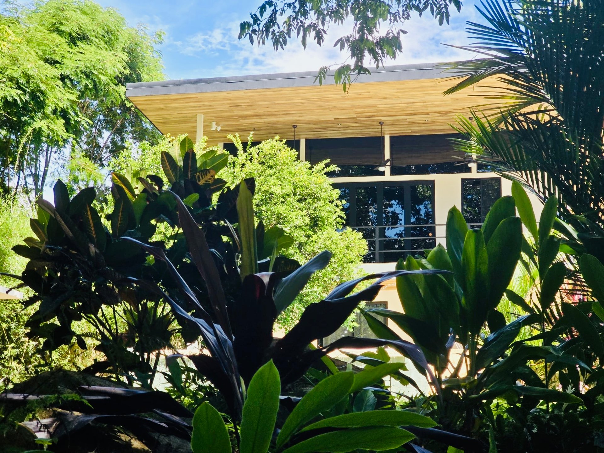 Jardines del Morete Riverside Oasis | Elegant 5 Bed Luxury Home