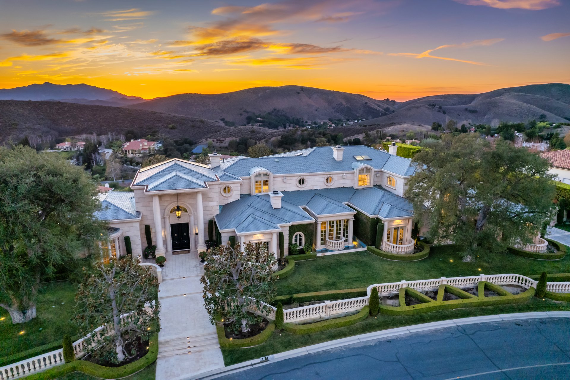 996 Vista Ridge Lane