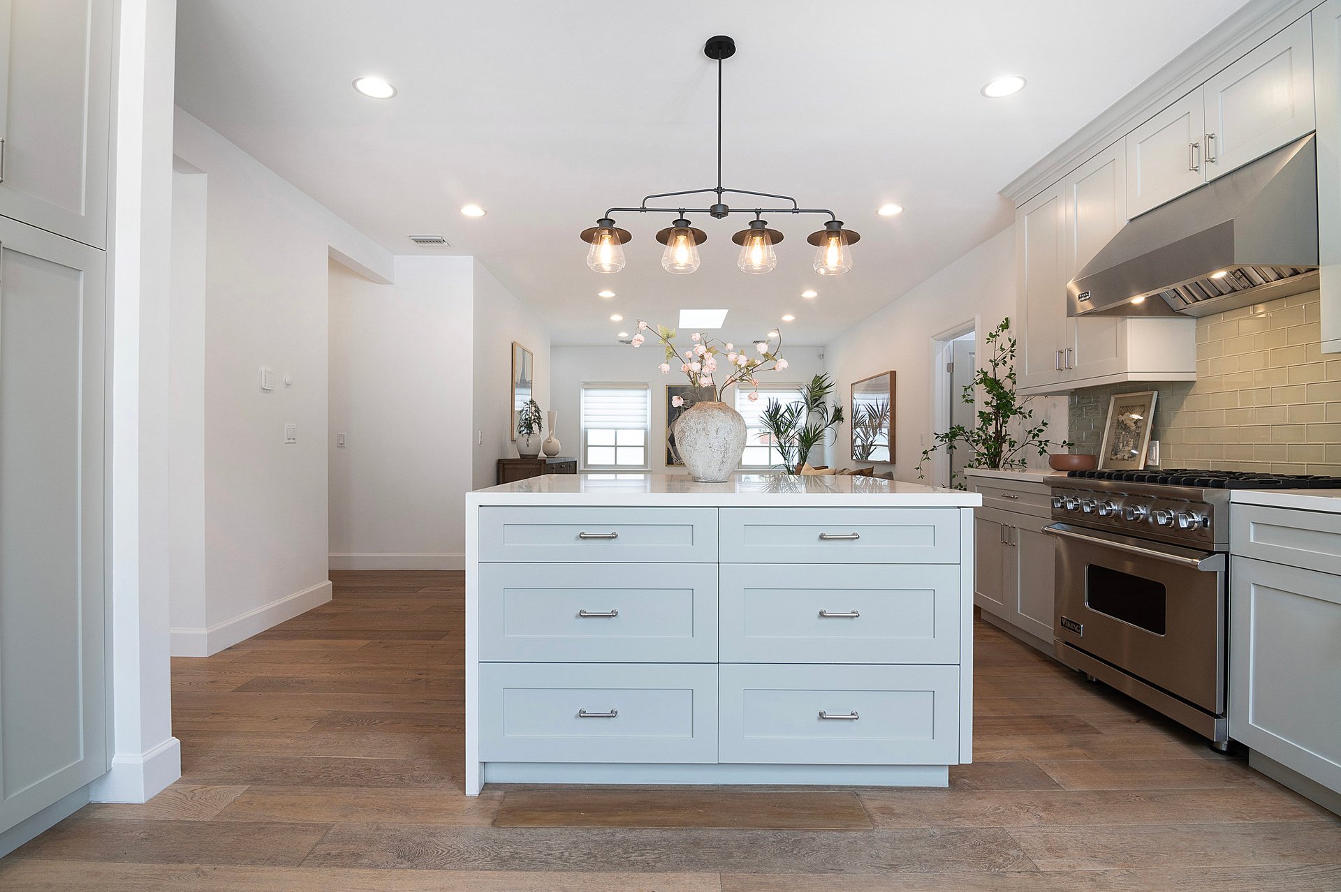 921 S Sierra Bonita Ave