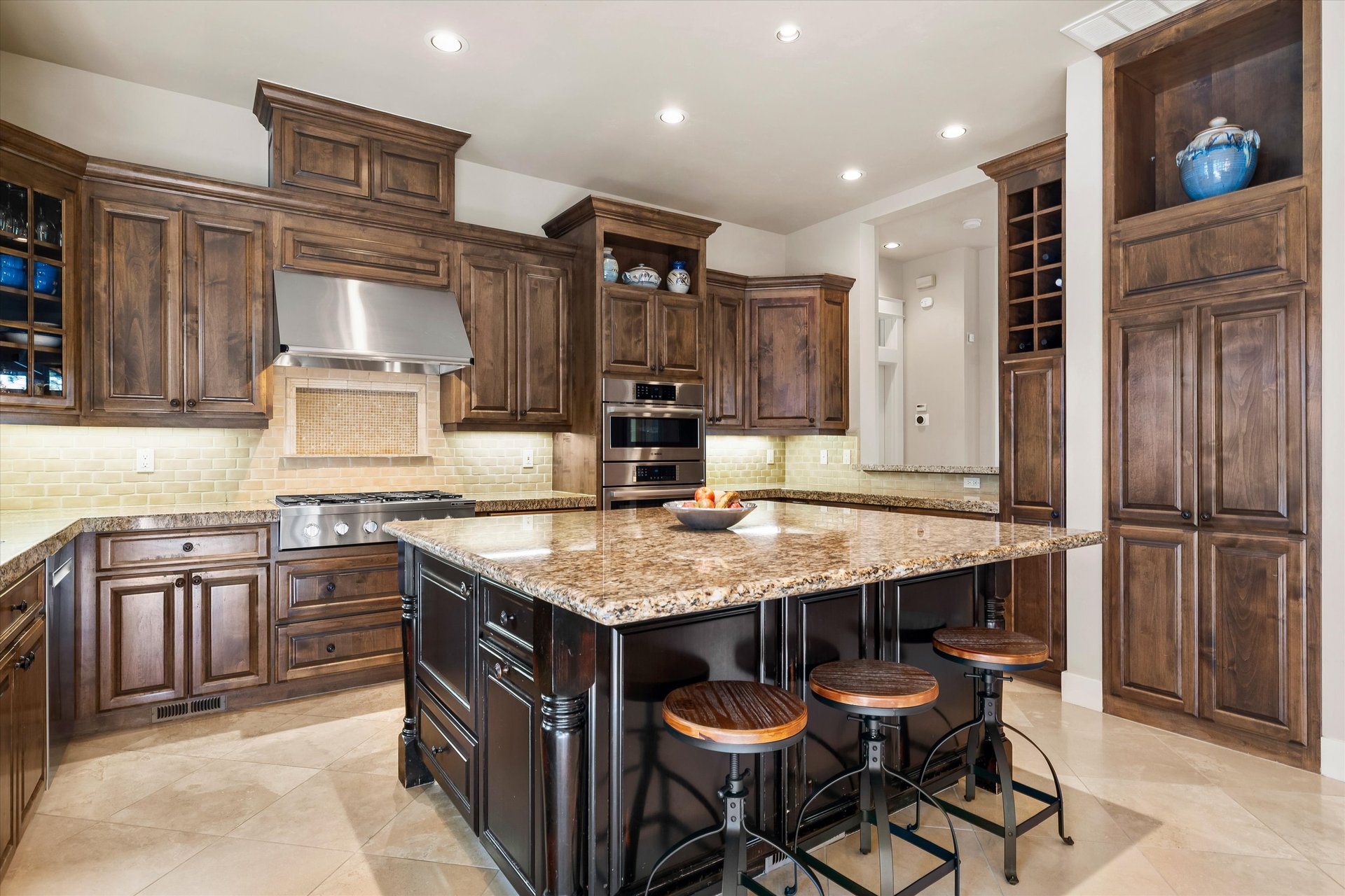 2589 NW Champion Circle