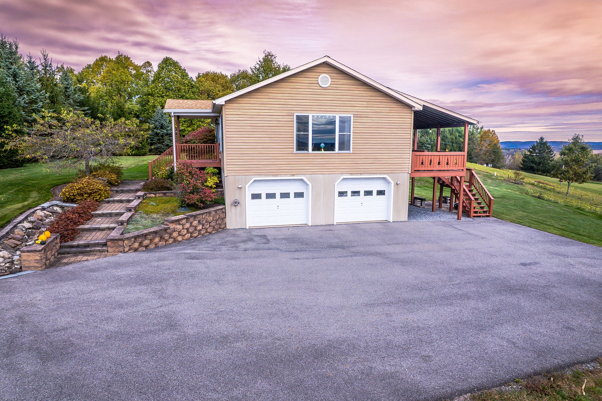 1525 Dutch Hill Road