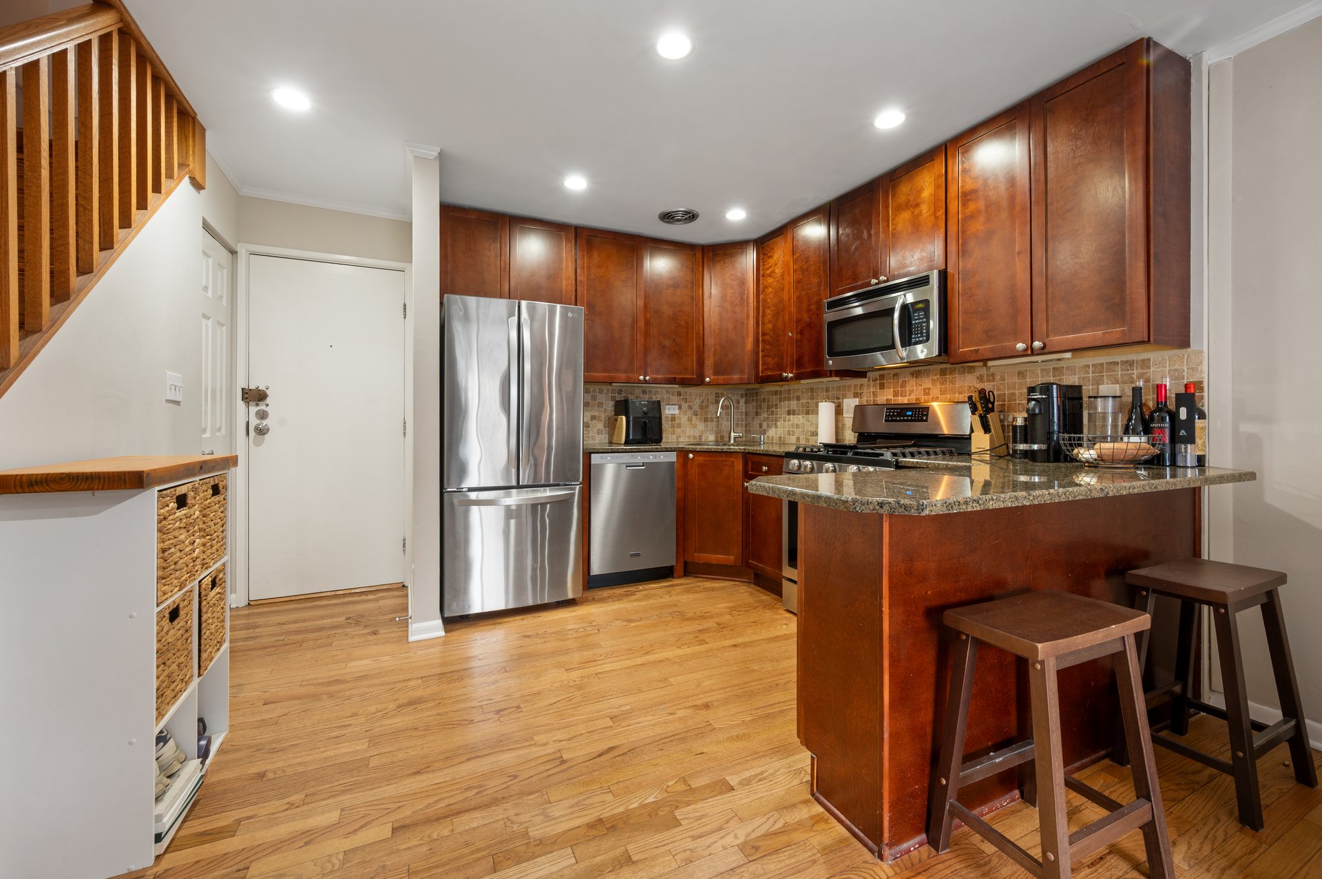 832 Oakdale Ave Unit 3H