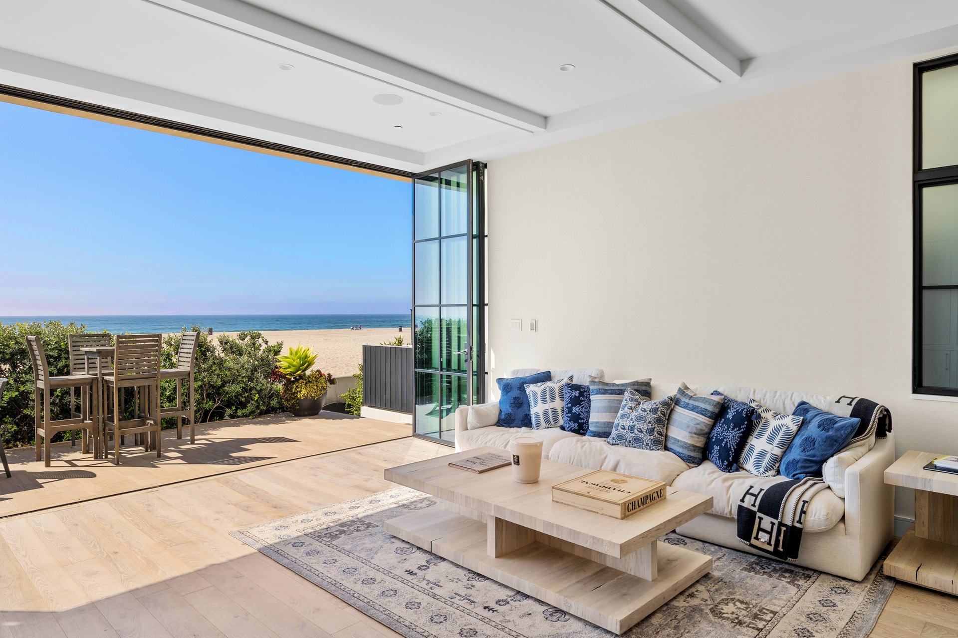 2428 The Strand