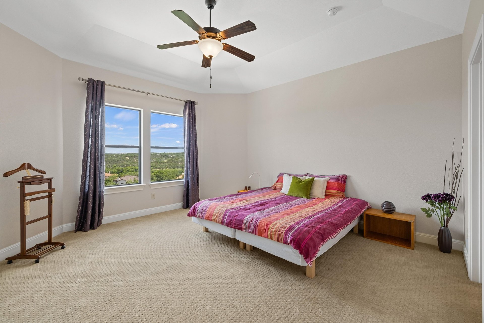 1501 University Club Drive