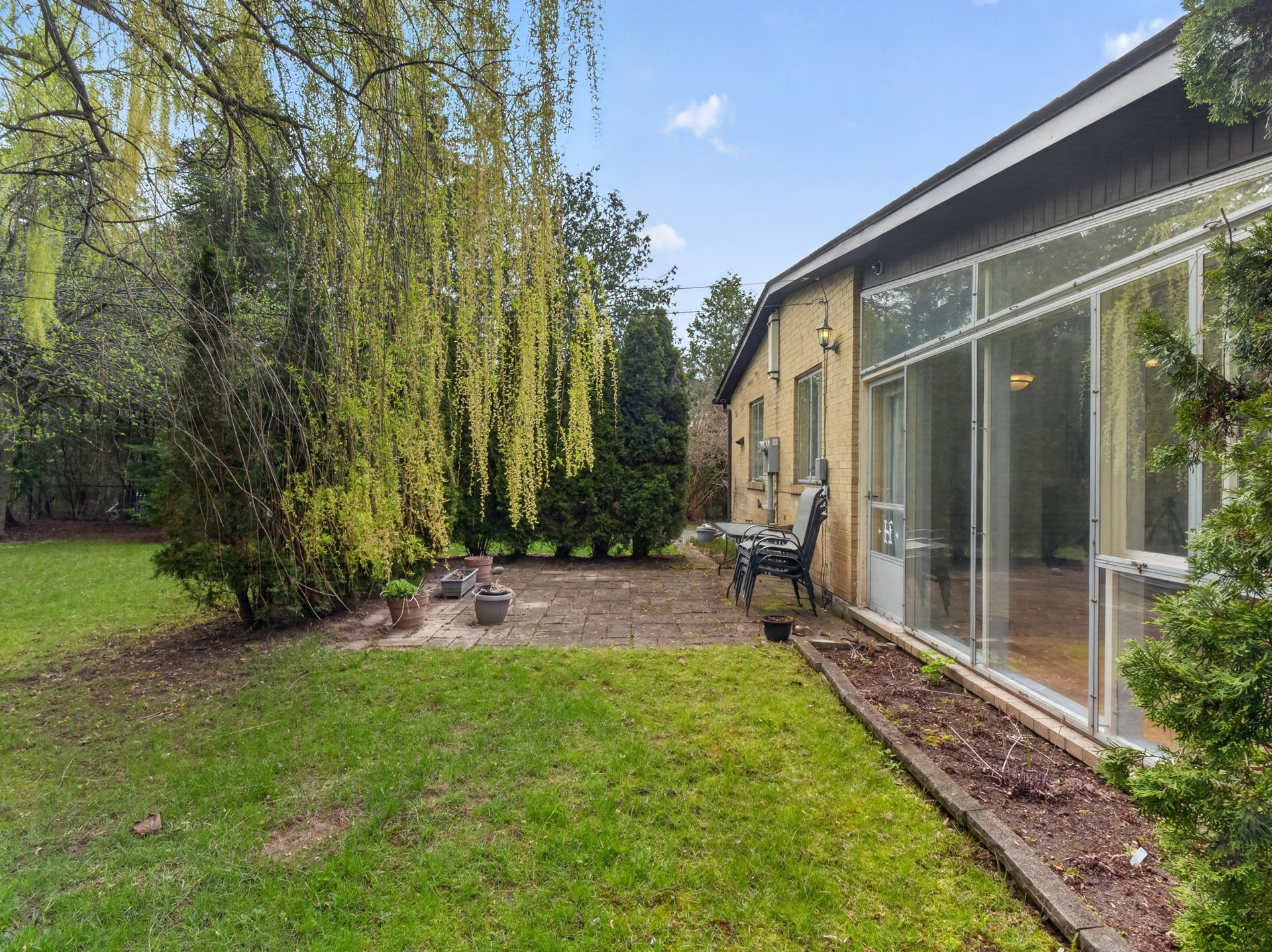 SOLD: Quiet Cul-De-Sac Residence